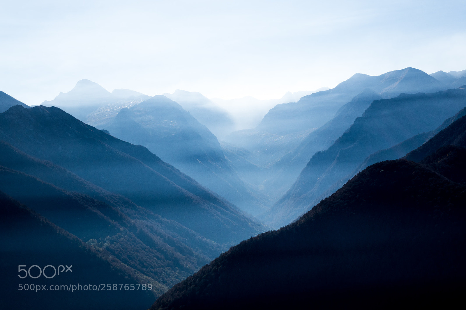 Sony Cyber-shot DSC-RX10 sample photo. Mist on the valley photography