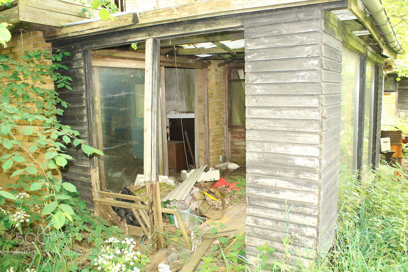 Canon EOS 1100D (EOS Rebel T3 / EOS Kiss X50) sample photo. Ghost house in the photography