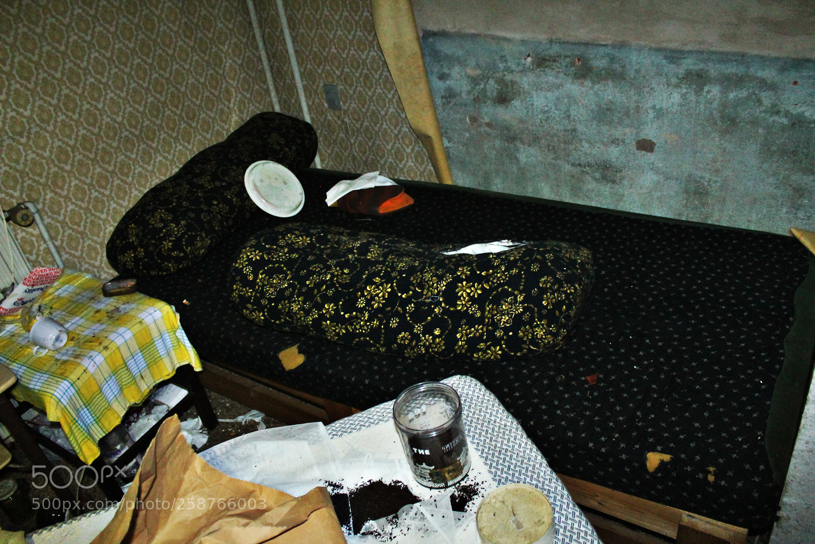Canon EOS 1100D (EOS Rebel T3 / EOS Kiss X50) sample photo. Ghost house in the photography
