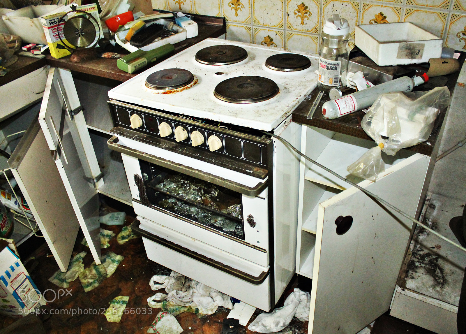 Canon EOS 1100D (EOS Rebel T3 / EOS Kiss X50) sample photo. Ghost house in the photography
