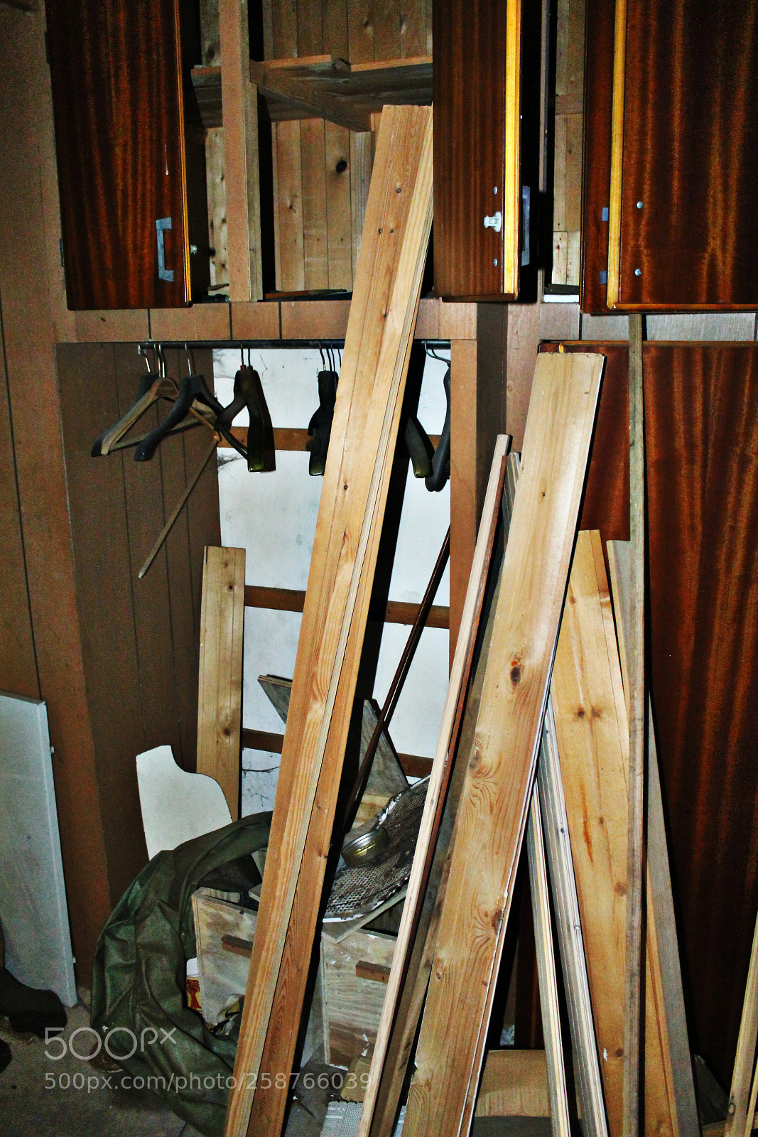 Canon EOS 1100D (EOS Rebel T3 / EOS Kiss X50) sample photo. Ghost house in the photography