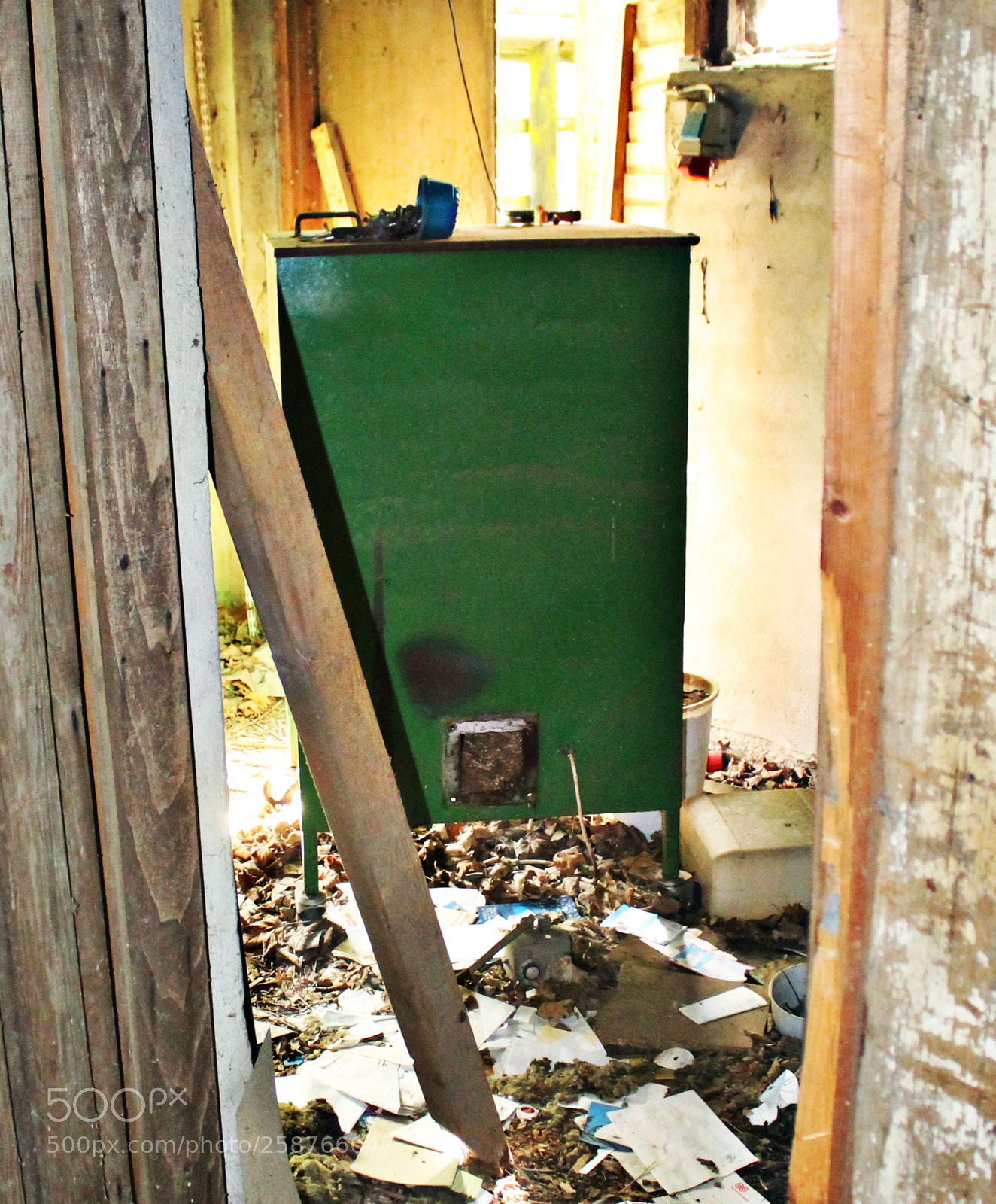 Canon EOS 1100D (EOS Rebel T3 / EOS Kiss X50) sample photo. Ghost house in the photography