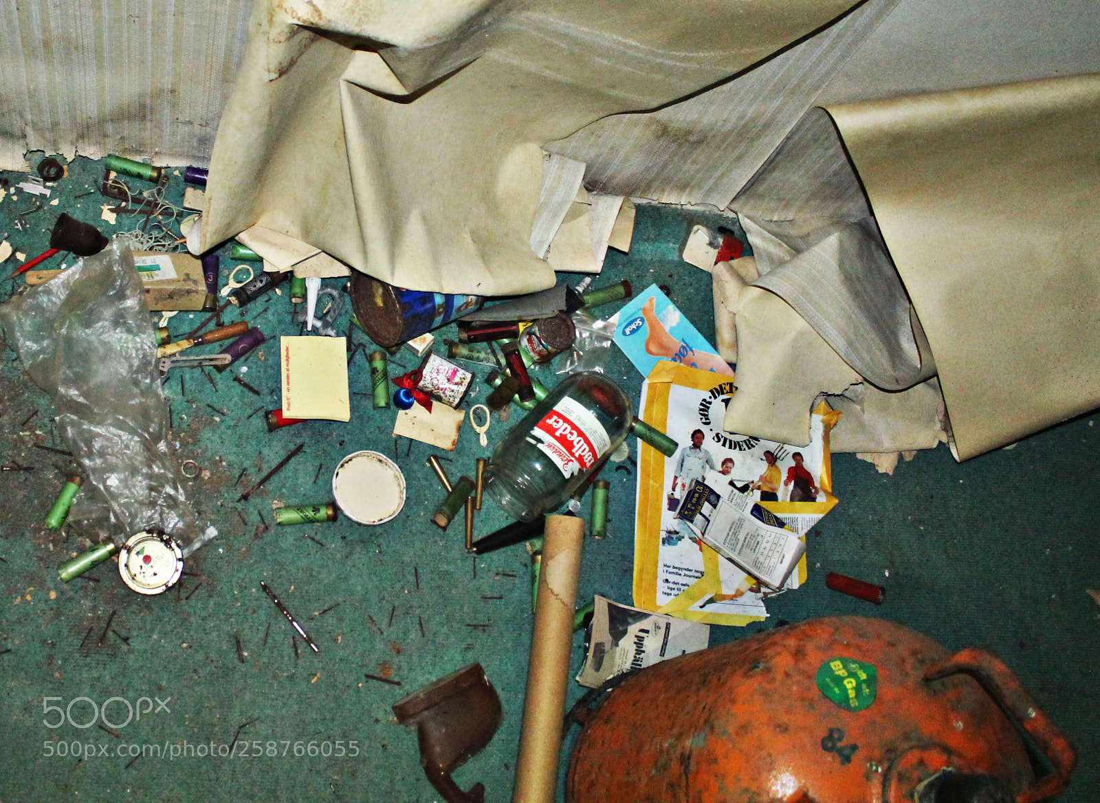 Canon EOS 1100D (EOS Rebel T3 / EOS Kiss X50) sample photo. Ghost house in the photography