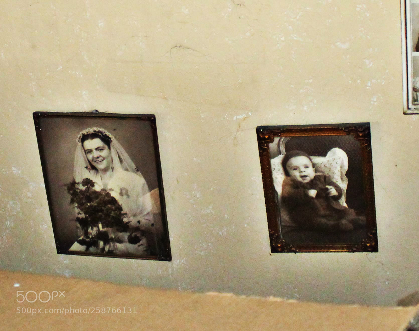 Canon EOS 1100D (EOS Rebel T3 / EOS Kiss X50) sample photo. Ghost house in the photography