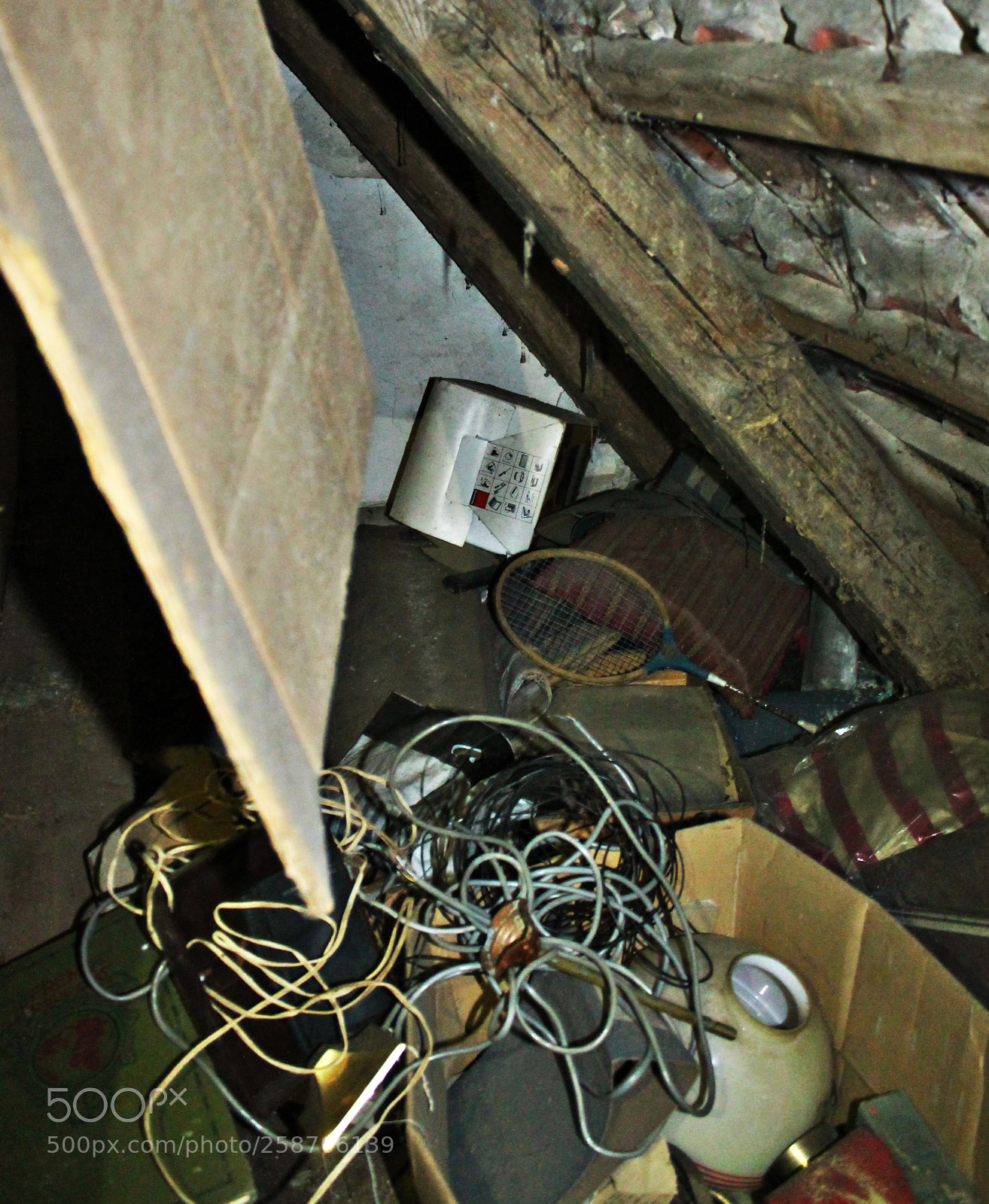 Canon EOS 1100D (EOS Rebel T3 / EOS Kiss X50) sample photo. Ghost house in the photography