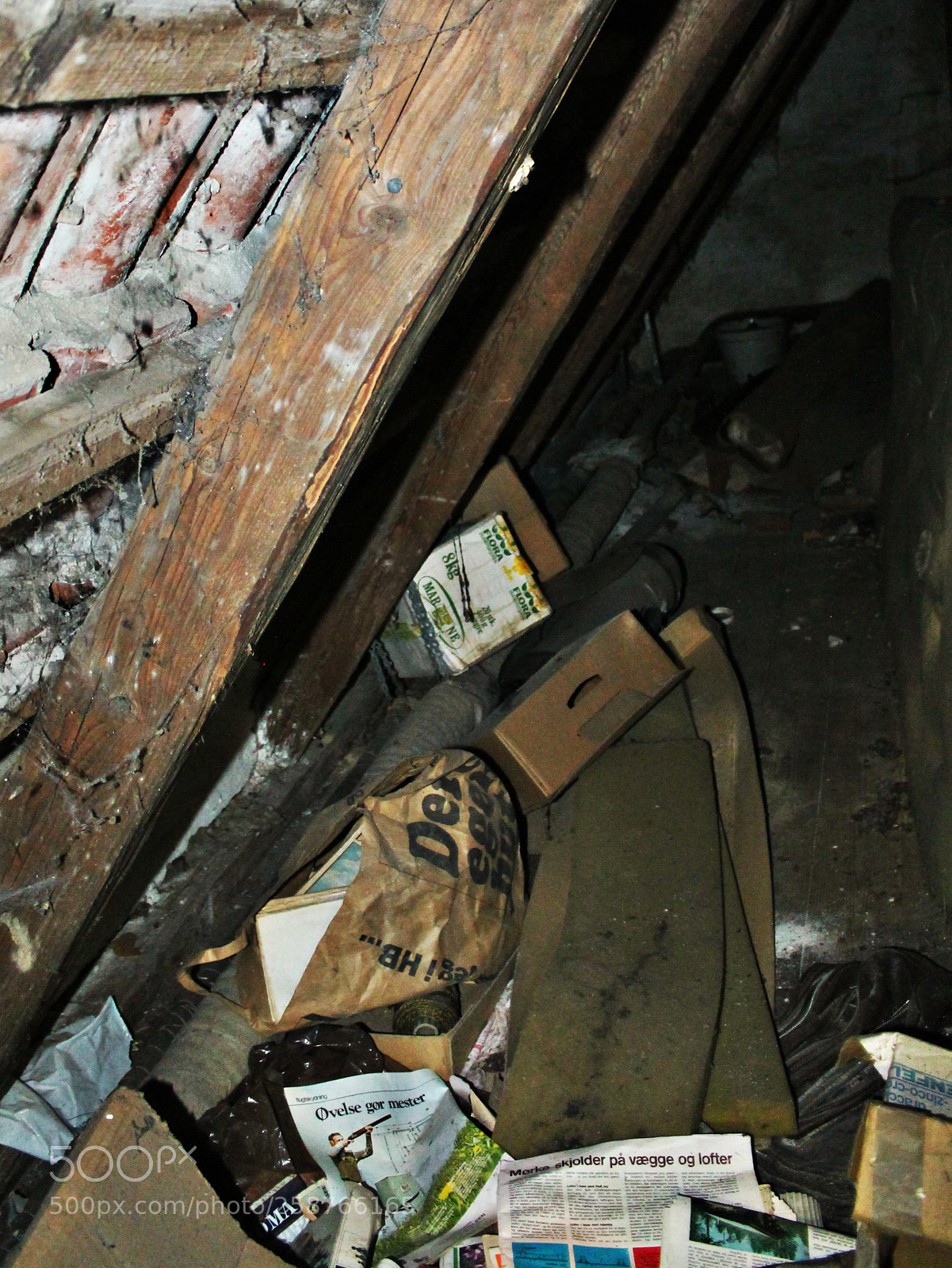 Canon EOS 1100D (EOS Rebel T3 / EOS Kiss X50) sample photo. Ghost house in the photography