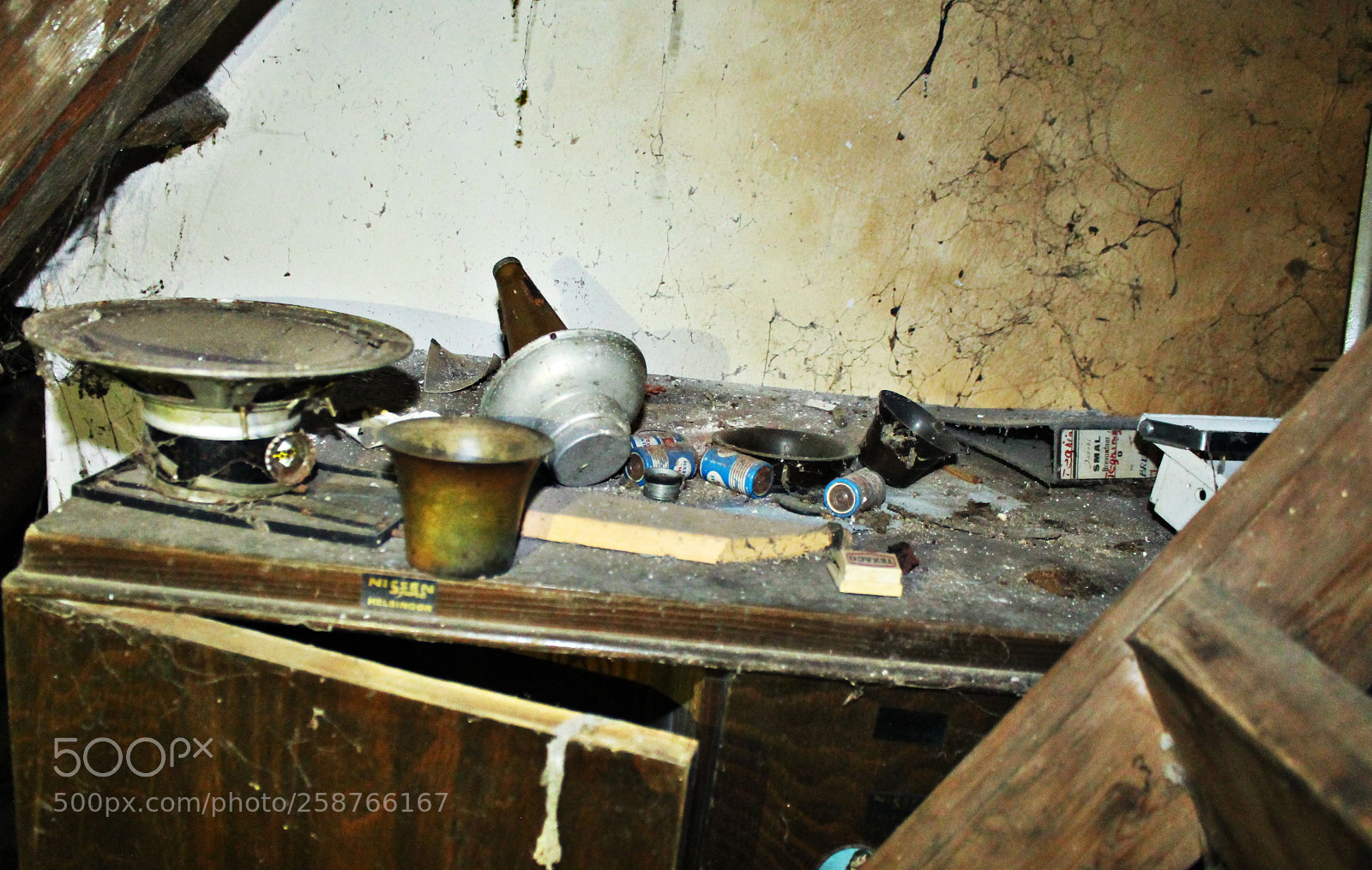 Canon EOS 1100D (EOS Rebel T3 / EOS Kiss X50) sample photo. Ghost house in the photography