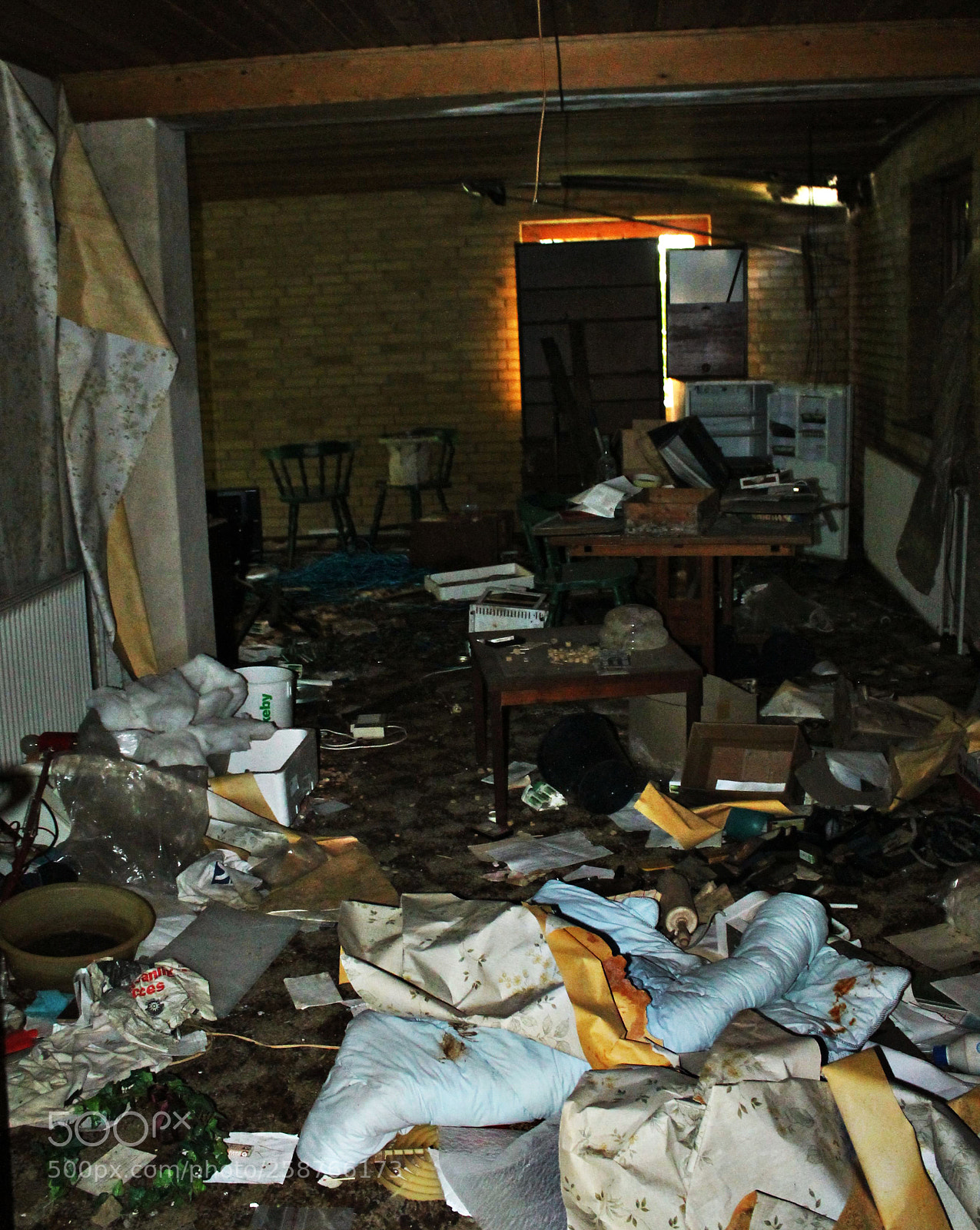Canon EOS 1100D (EOS Rebel T3 / EOS Kiss X50) sample photo. Ghost house in the photography
