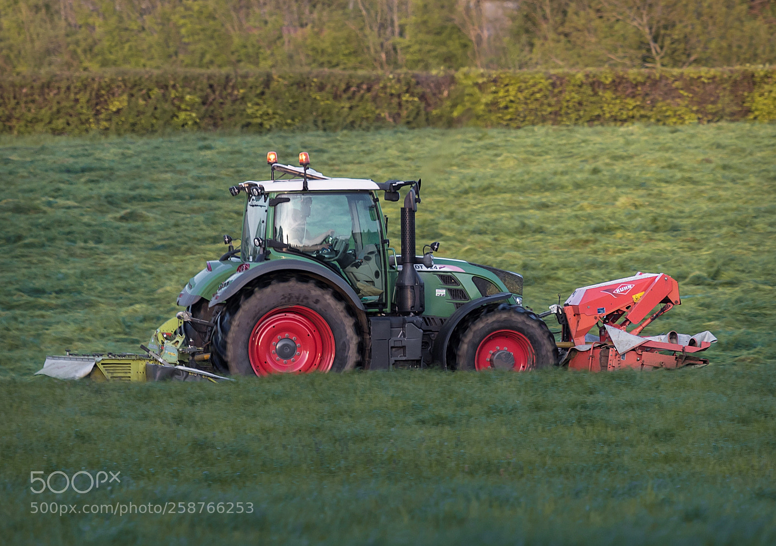 Canon EOS 80D sample photo. Mowing with a fendt photography