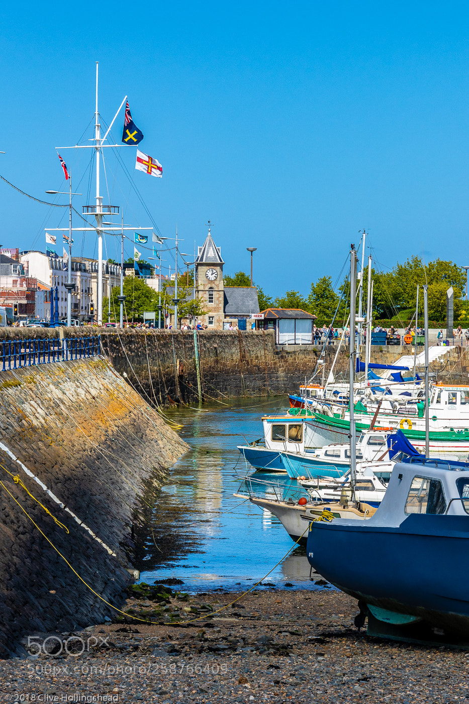 Canon EOS 7D Mark II sample photo. Low tide in guernsey photography
