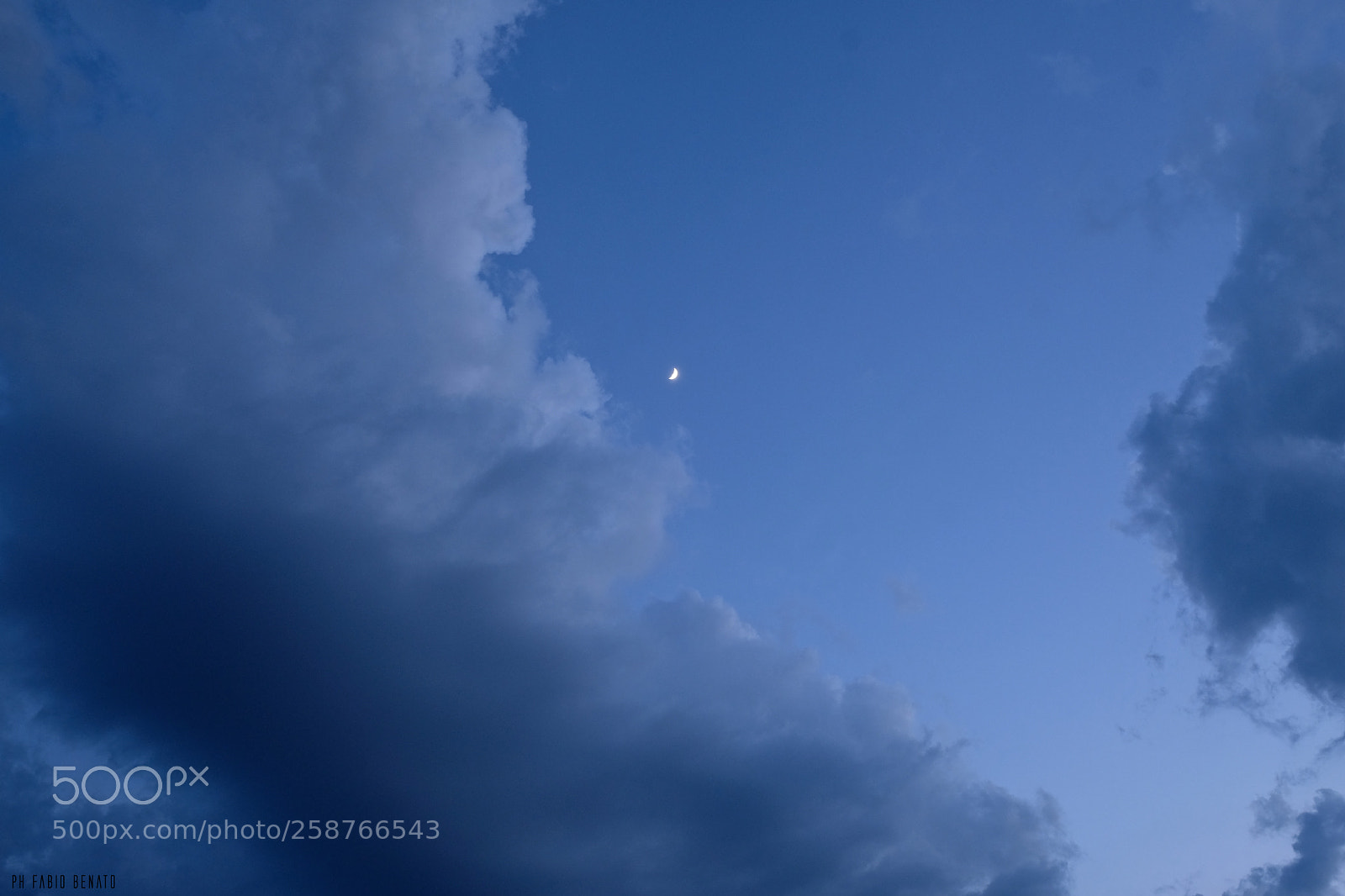 Fujifilm X-T2 sample photo. Simply sky photography