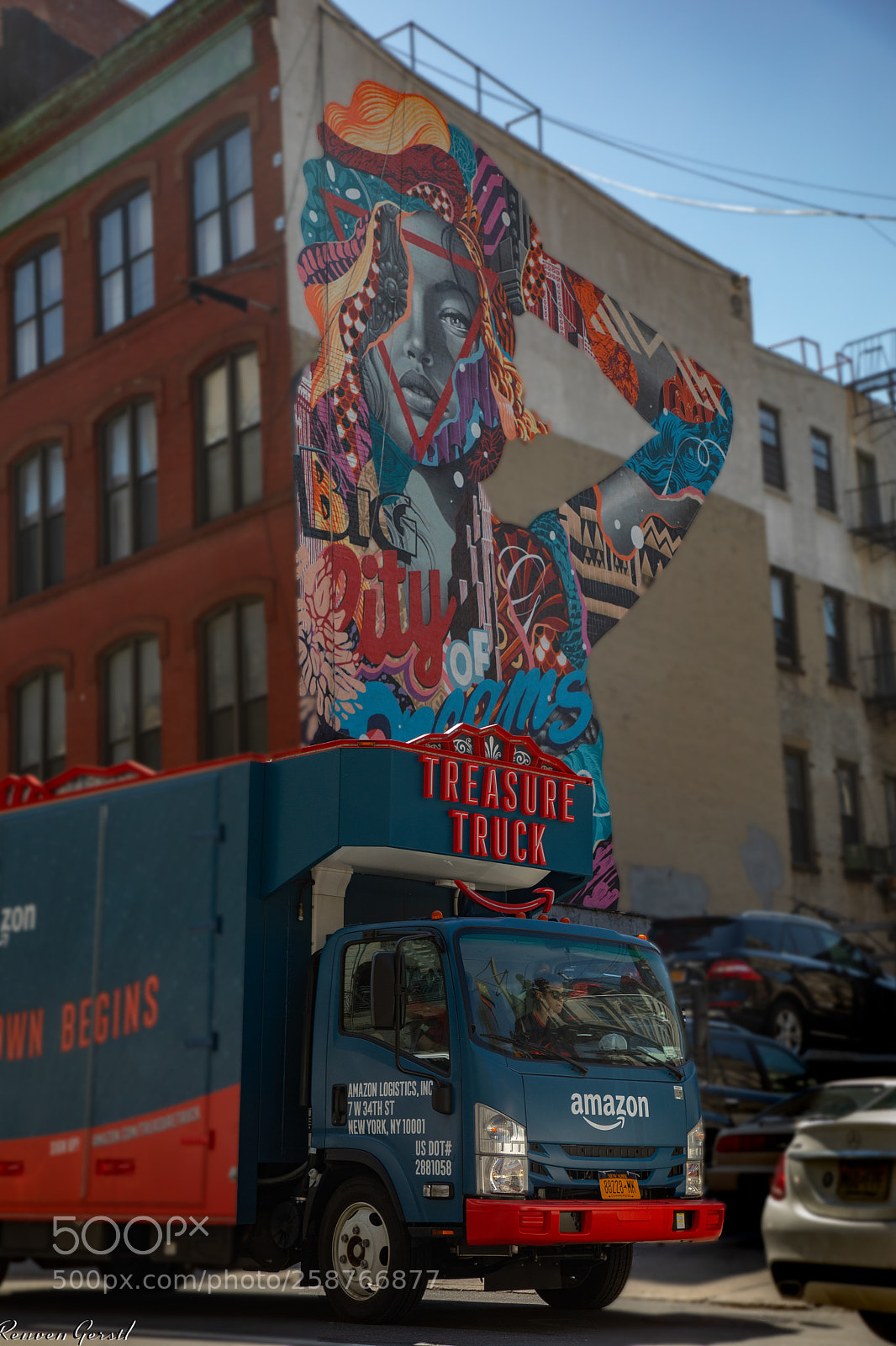 Canon EOS 5D Mark IV sample photo. Street art photography
