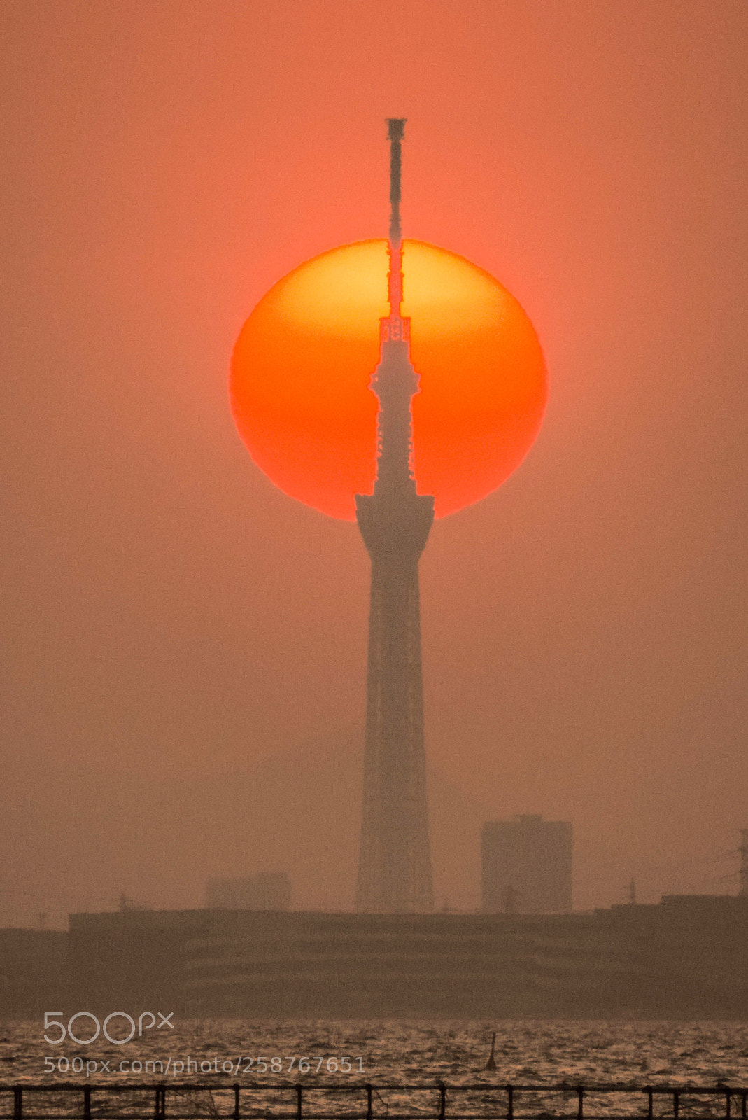 Nikon Coolpix P520 sample photo. Setting sun and tokyo photography