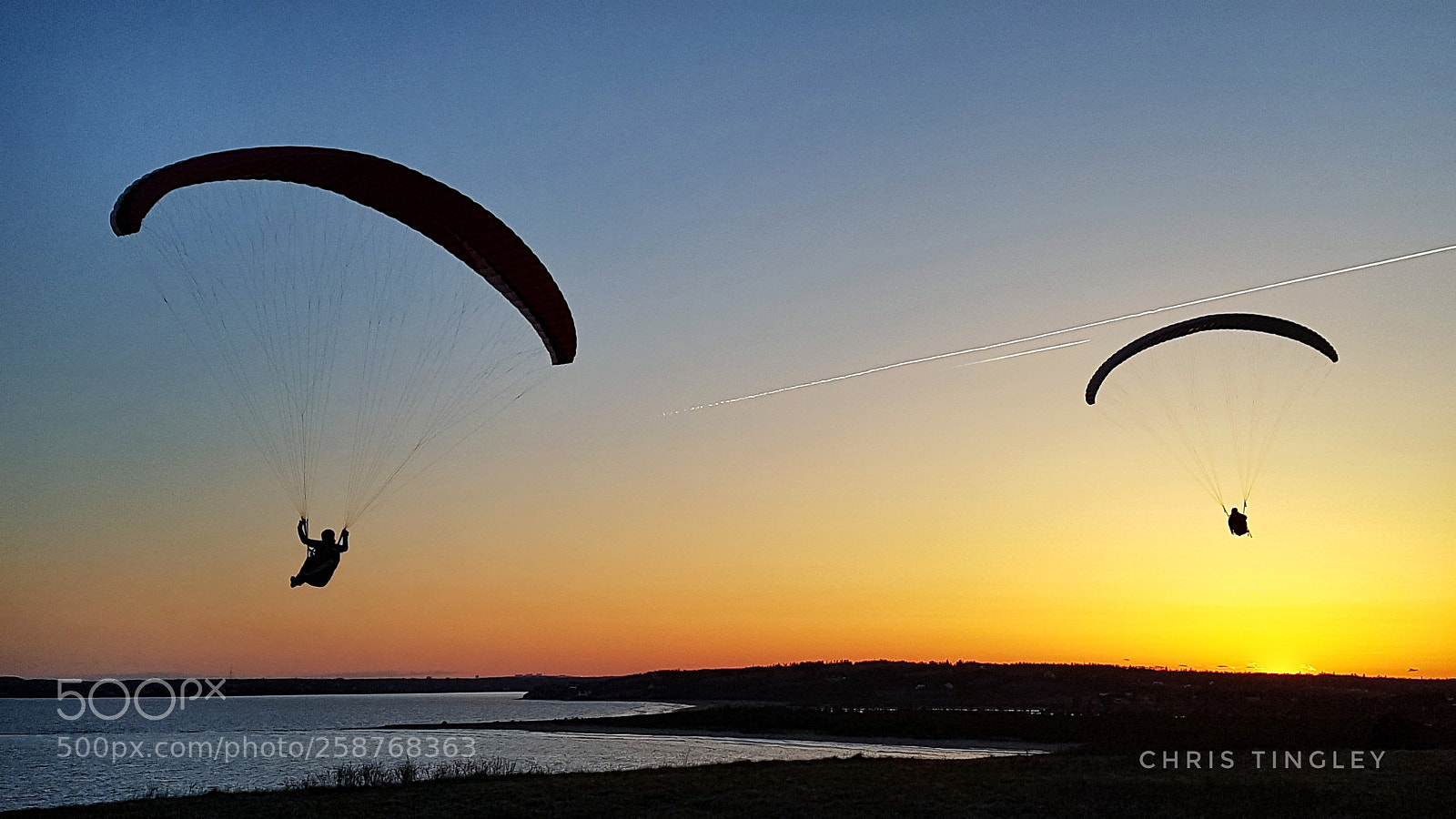 Samsung Galaxy S7 sample photo. Paragliding at sunset photography