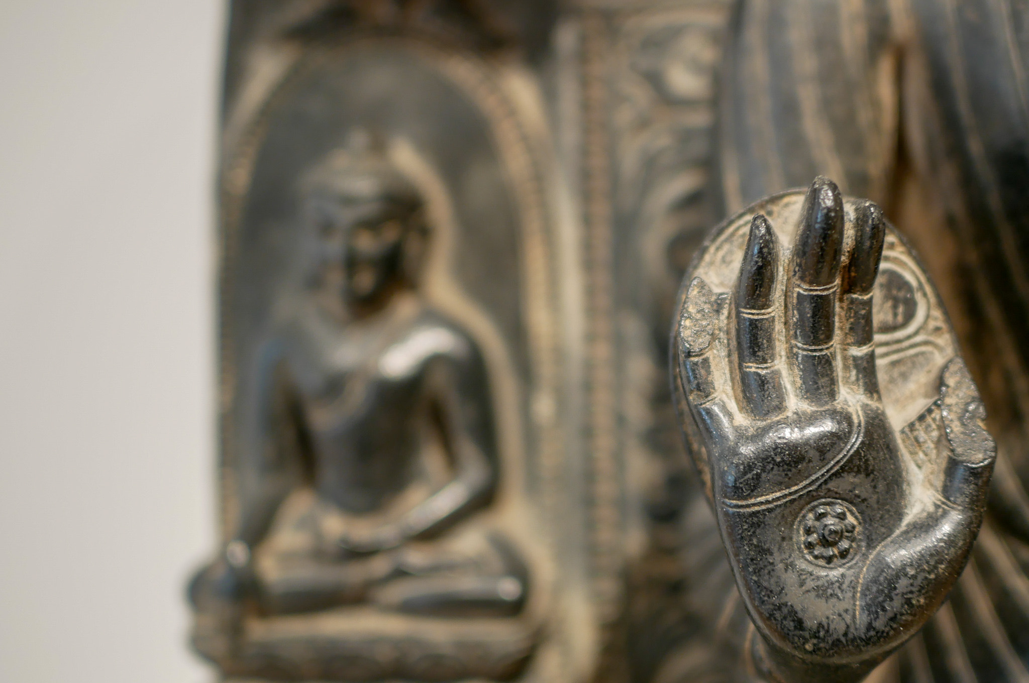 Panasonic Lumix DMC-GX85 (Lumix DMC-GX80 / Lumix DMC-GX7 Mark II) sample photo. Engraved hand photography