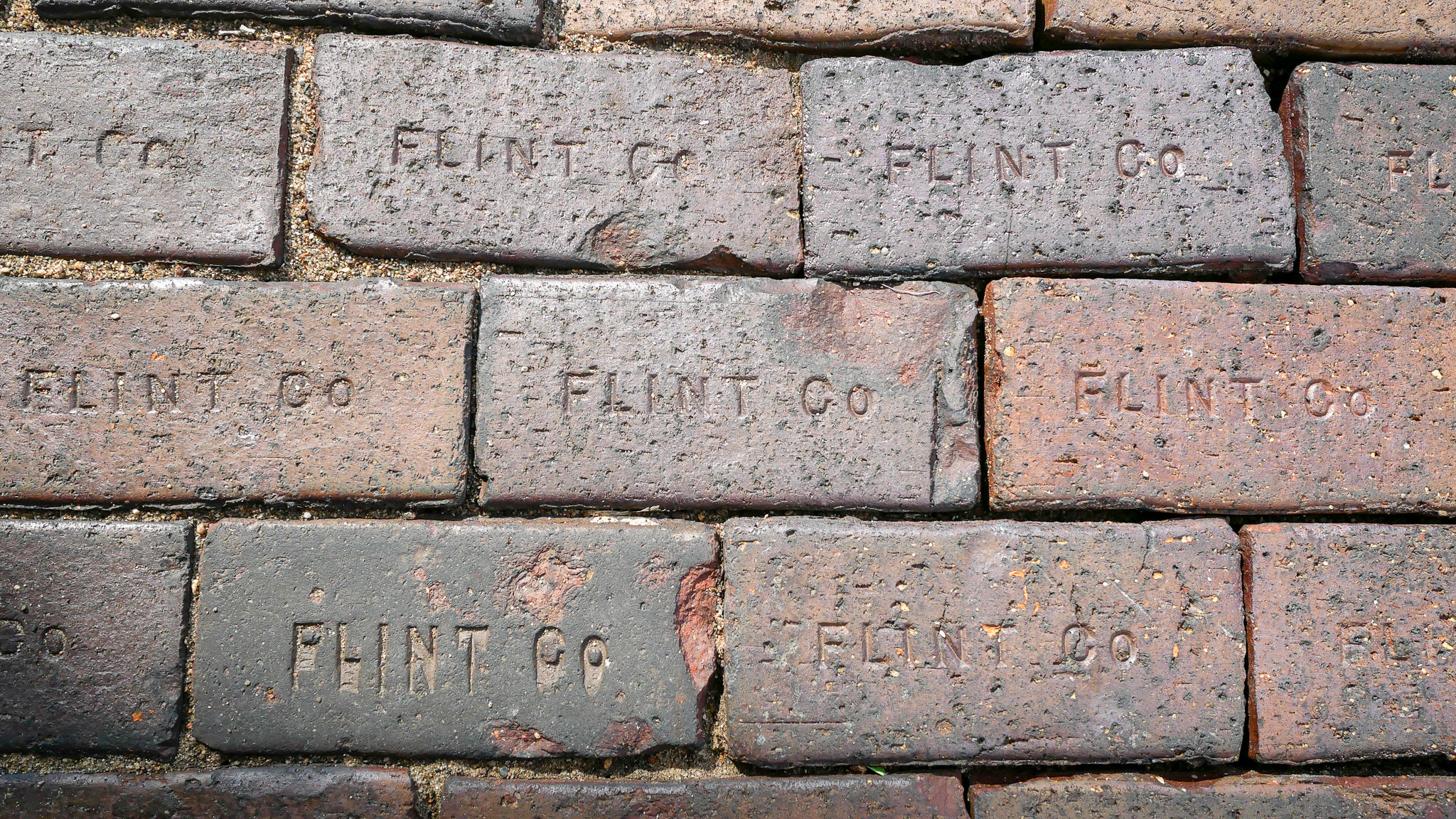 Panasonic Lumix DMC-GX85 (Lumix DMC-GX80 / Lumix DMC-GX7 Mark II) sample photo. Flint bricks photography