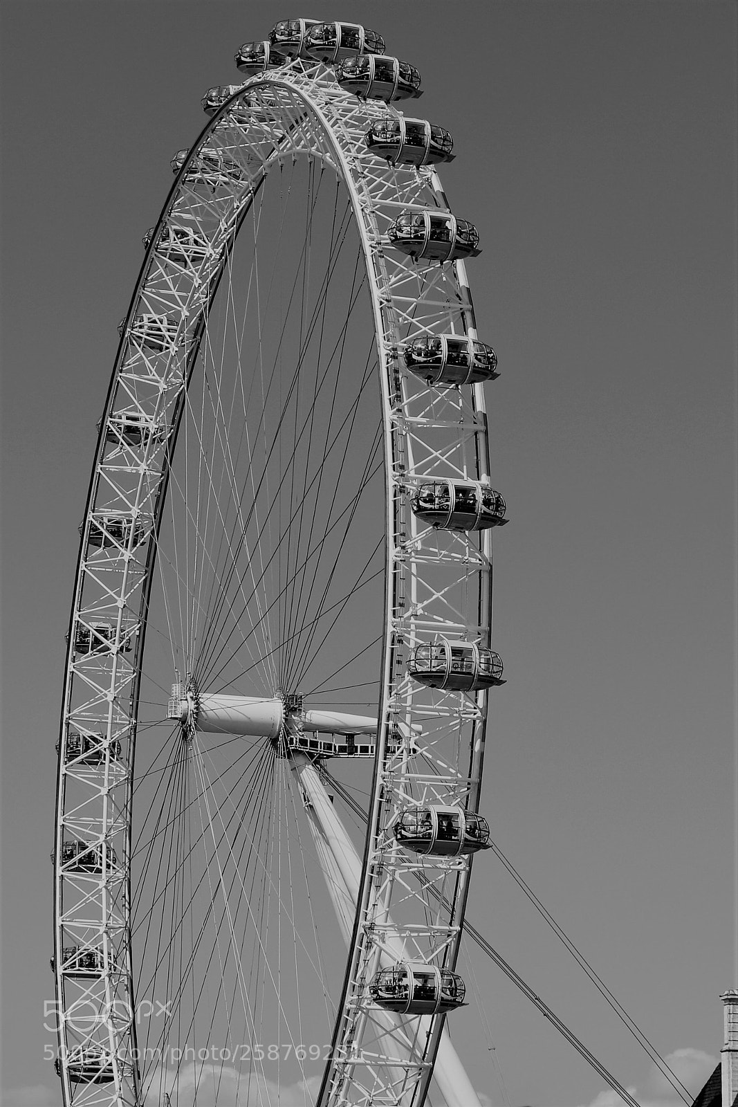 Canon EOS 7D Mark II sample photo. Big portrait wheel photography