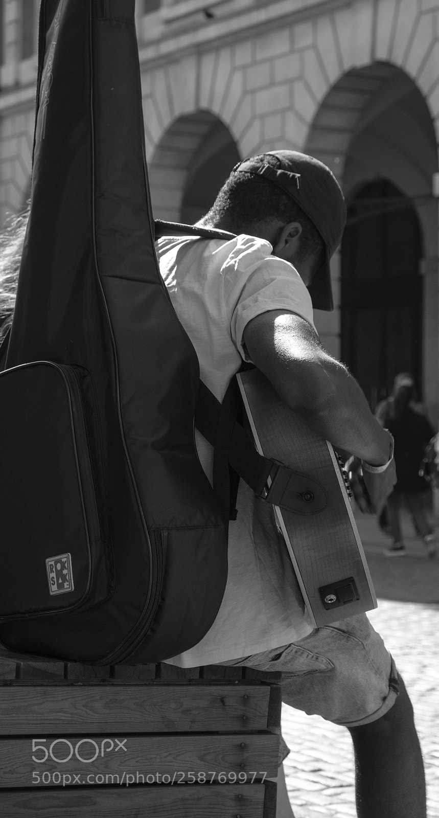 Fujifilm X-T10 sample photo. Guitar man photography