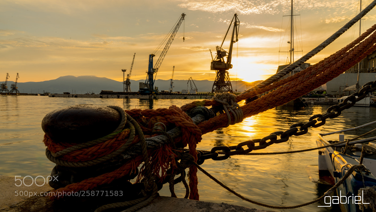 Sony a7 sample photo. Rijeka peer photography