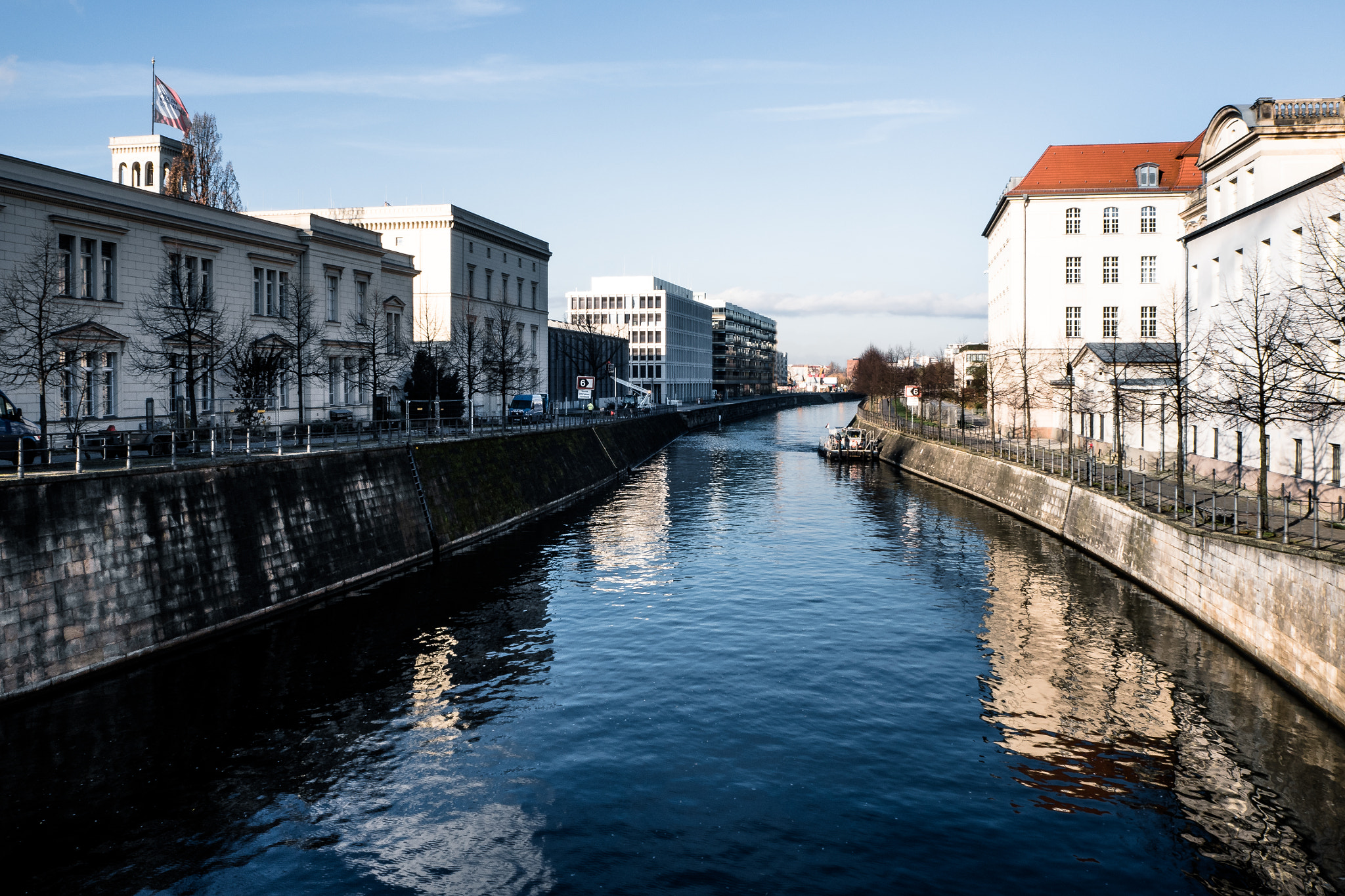 Olympus PEN E-PL8 sample photo. Berlin waterscape photography