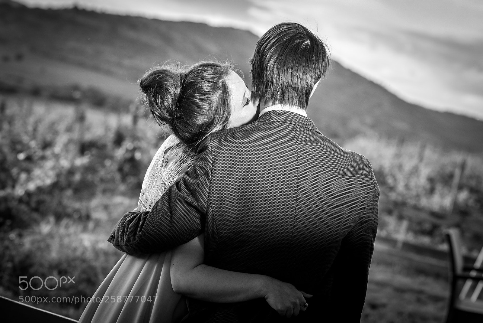Nikon D750 sample photo. Wedding couple kiss on photography