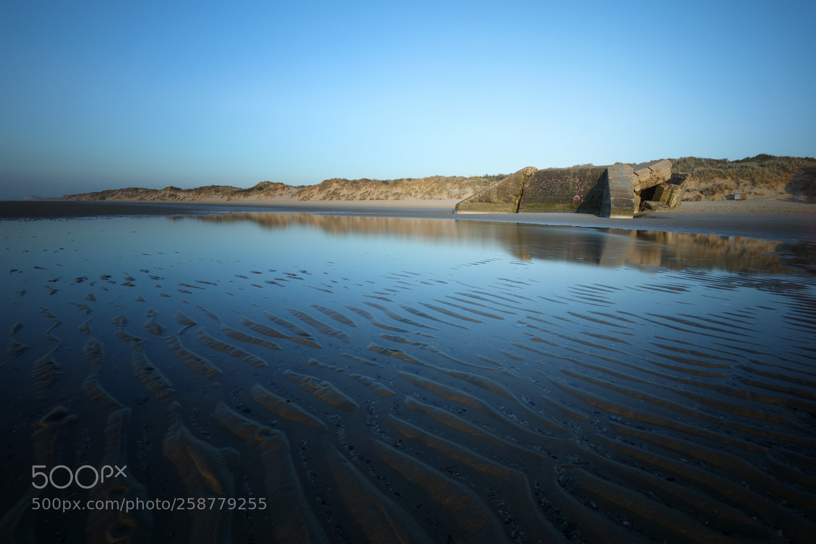 Canon EOS 5D Mark IV sample photo. Low tide at zuydcoote photography