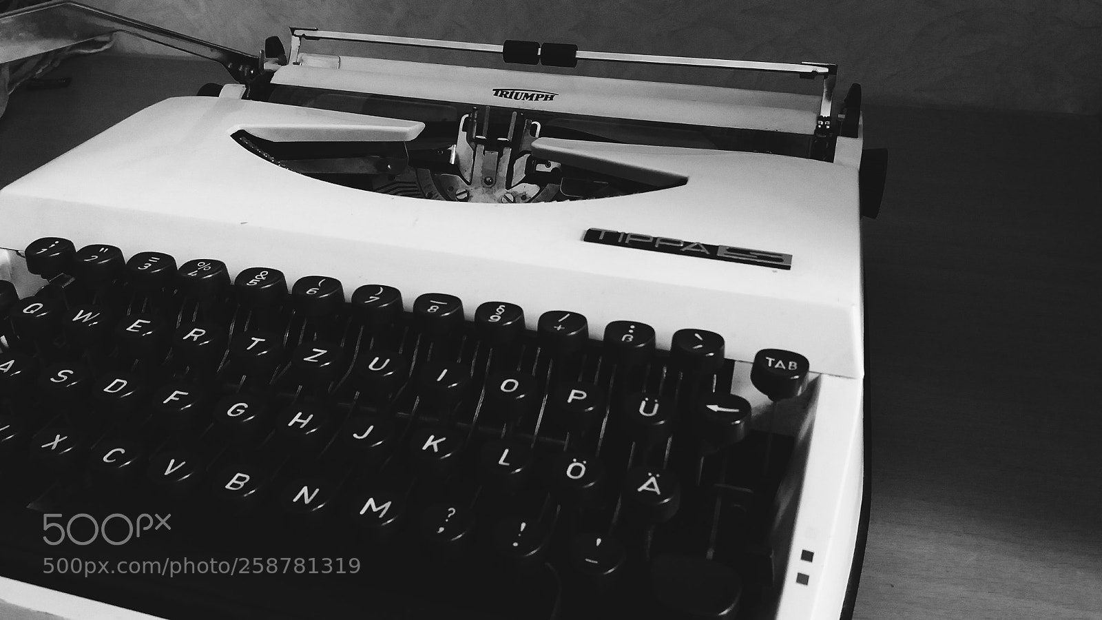 Samsung Galaxy J5 sample photo. Typewriter photography