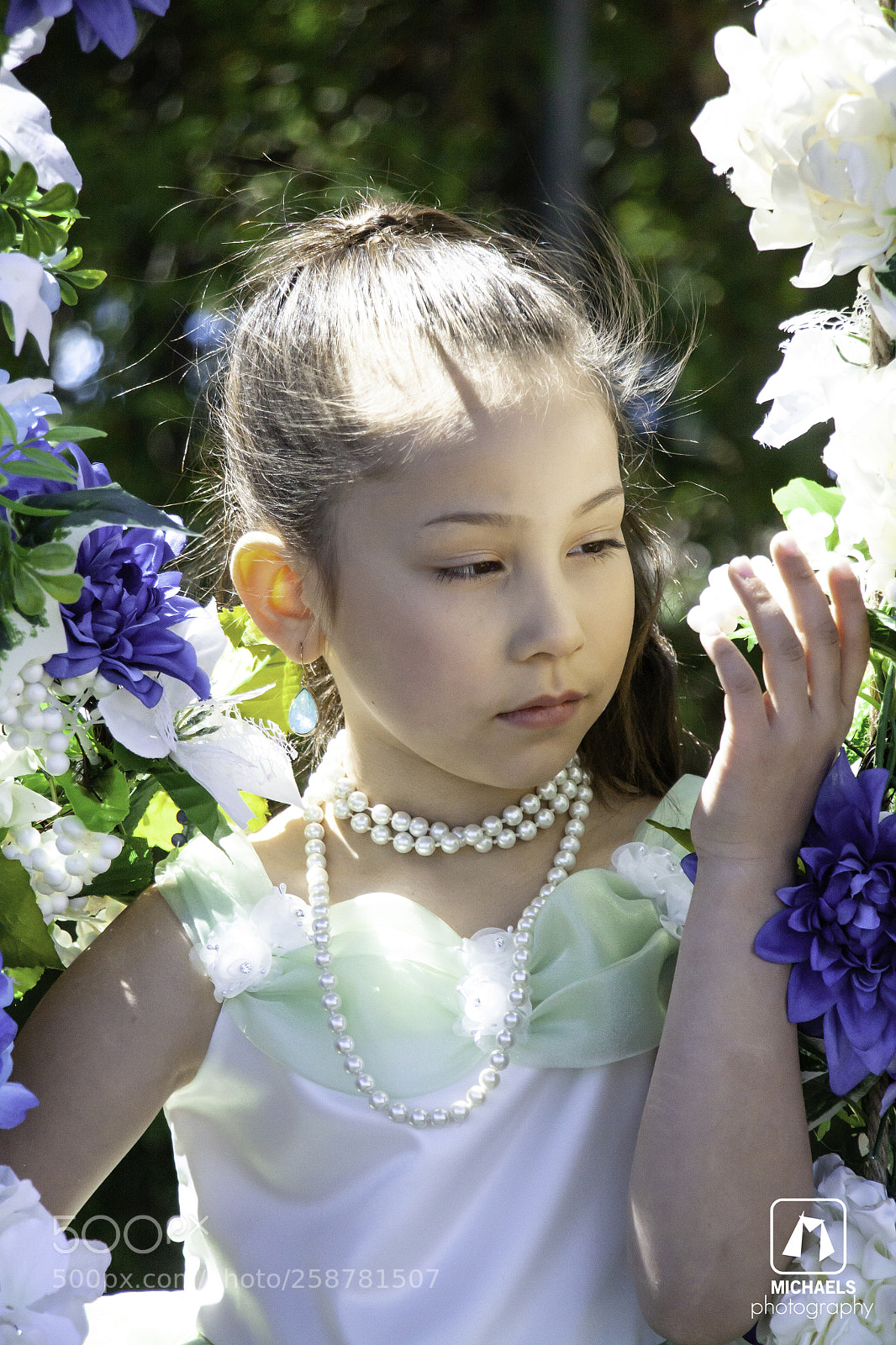 Canon EOS 50D sample photo. Flower swing photography