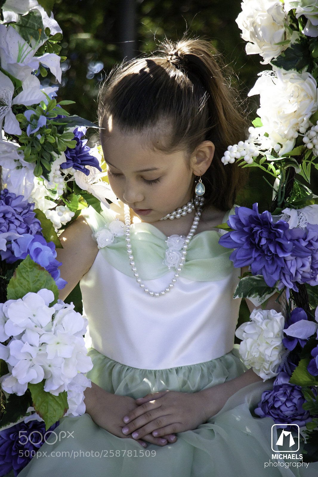 Canon EOS 50D sample photo. Flower swing photography