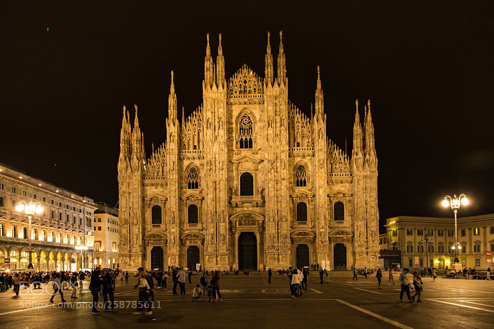 Canon EOS 6D sample photo. Milan duomo at night photography