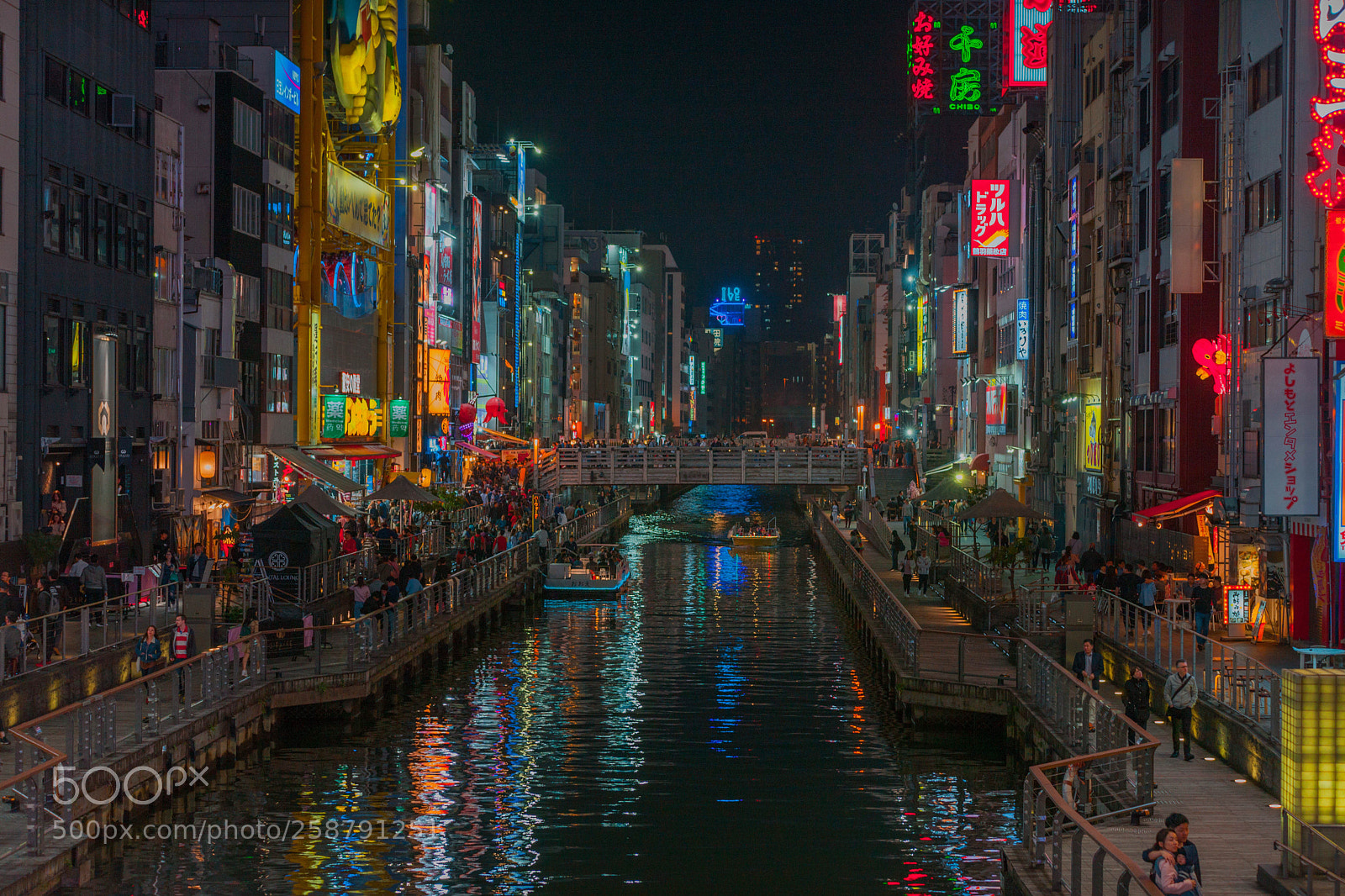 Canon EOS-1Ds Mark III sample photo. Neon lights photography