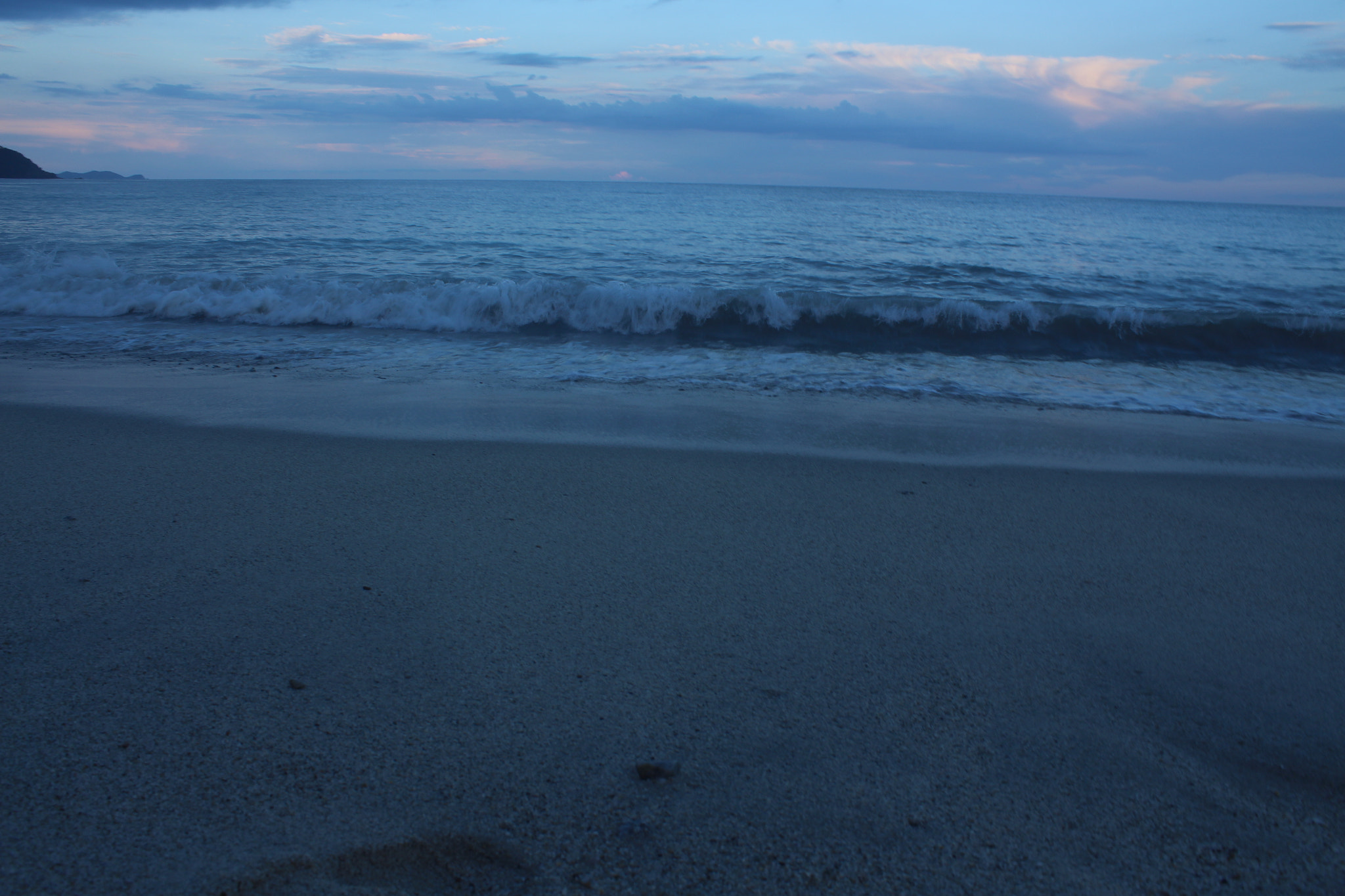Canon EF-S 18-55mm F3.5-5.6 IS sample photo. Dinadiawan beach photography