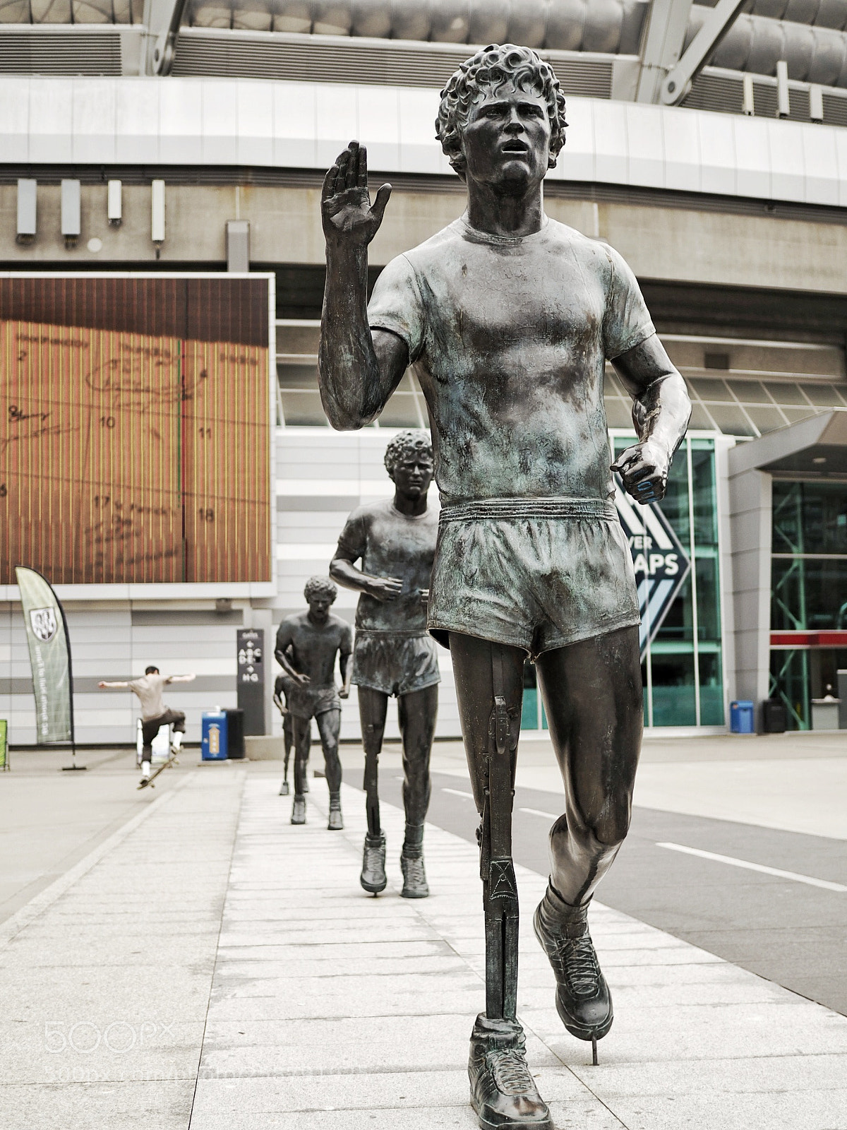 Olympus OM-D E-M5 II sample photo. Terry fox...leading by example photography