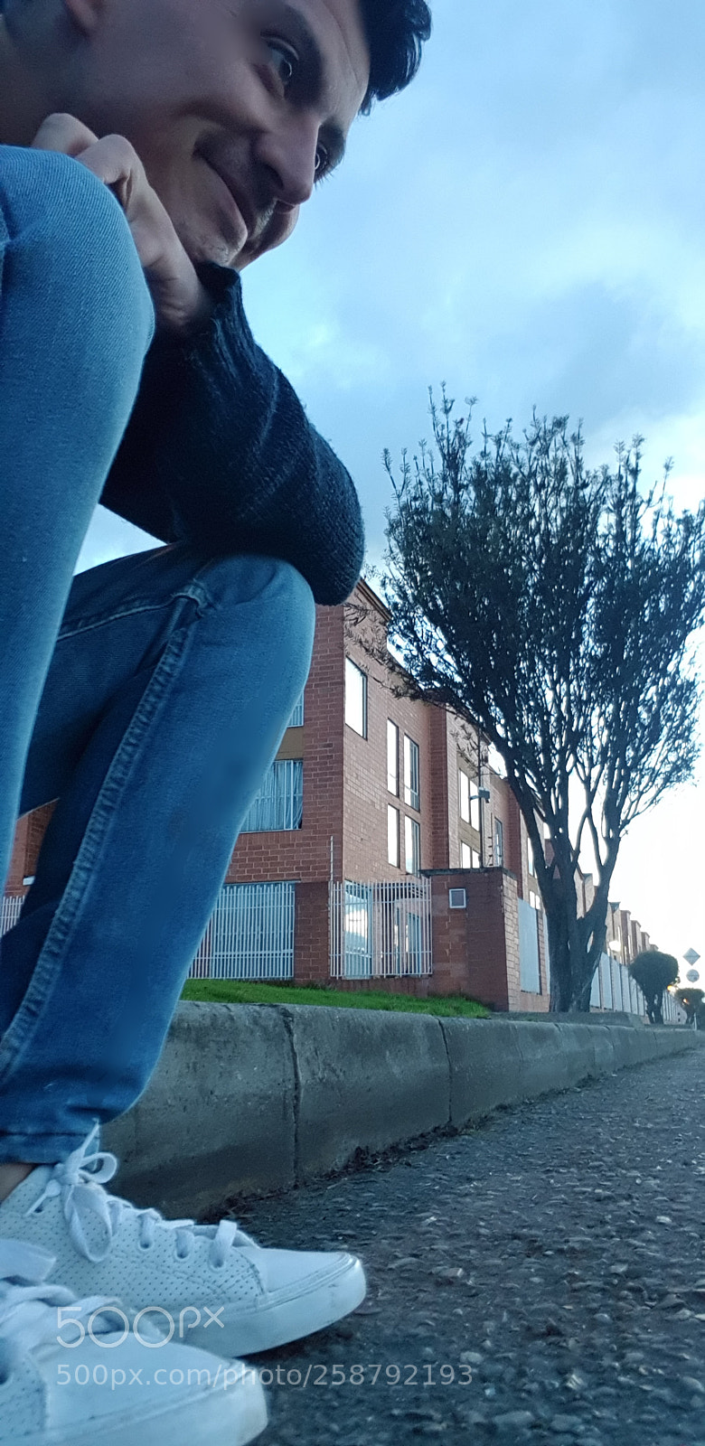 Samsung Galaxy S8 sample photo. Pensativo photography
