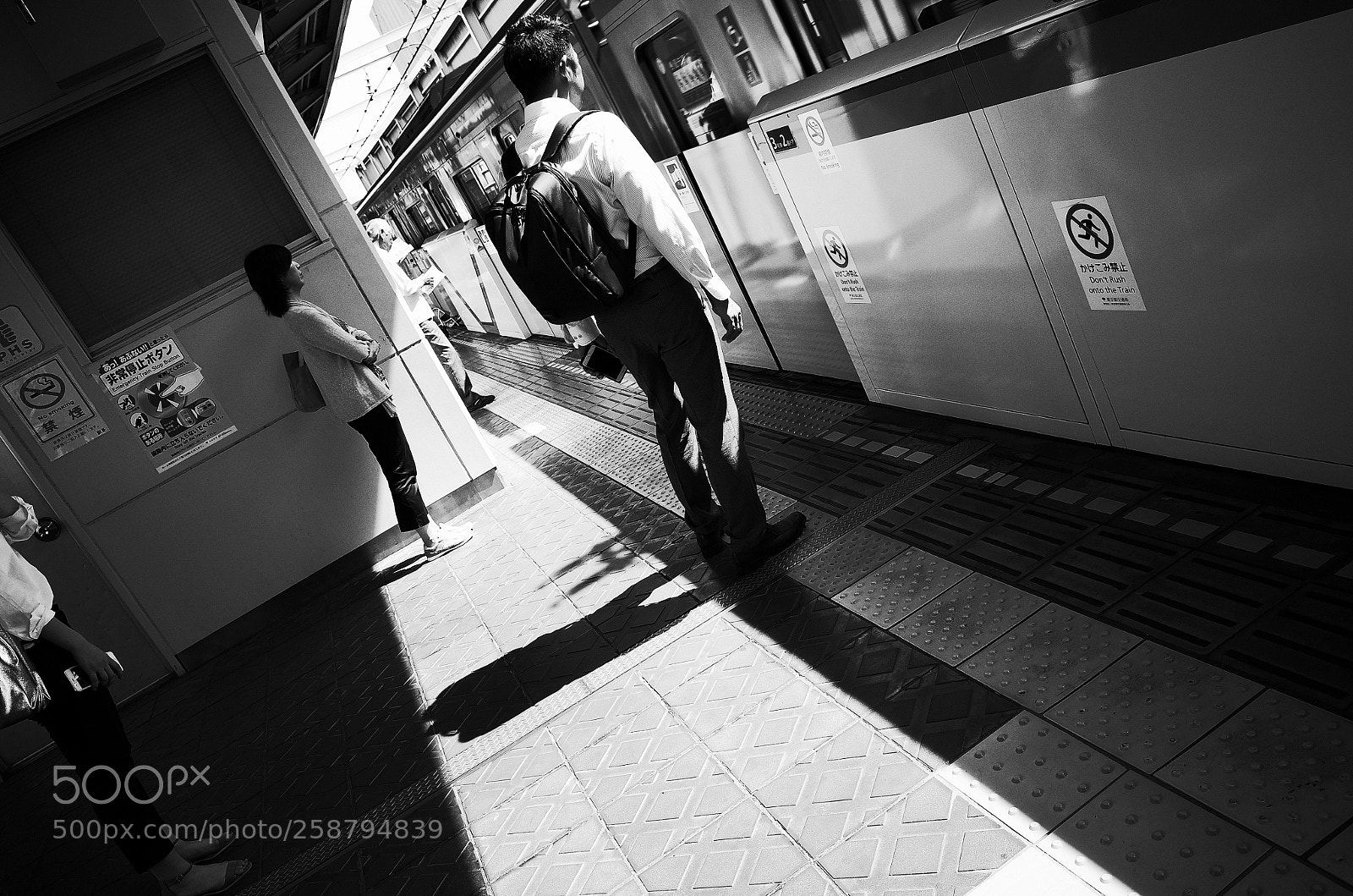 Ricoh GR II sample photo. Street photography