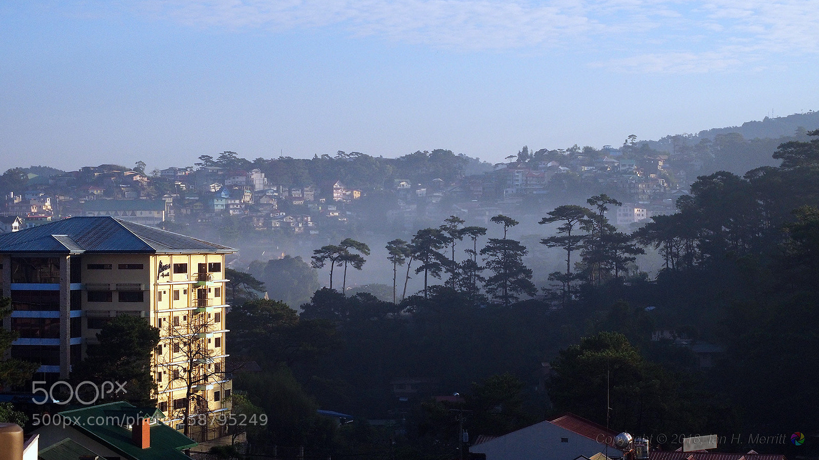 Olympus OM-D E-M1 sample photo. View looking north from photography