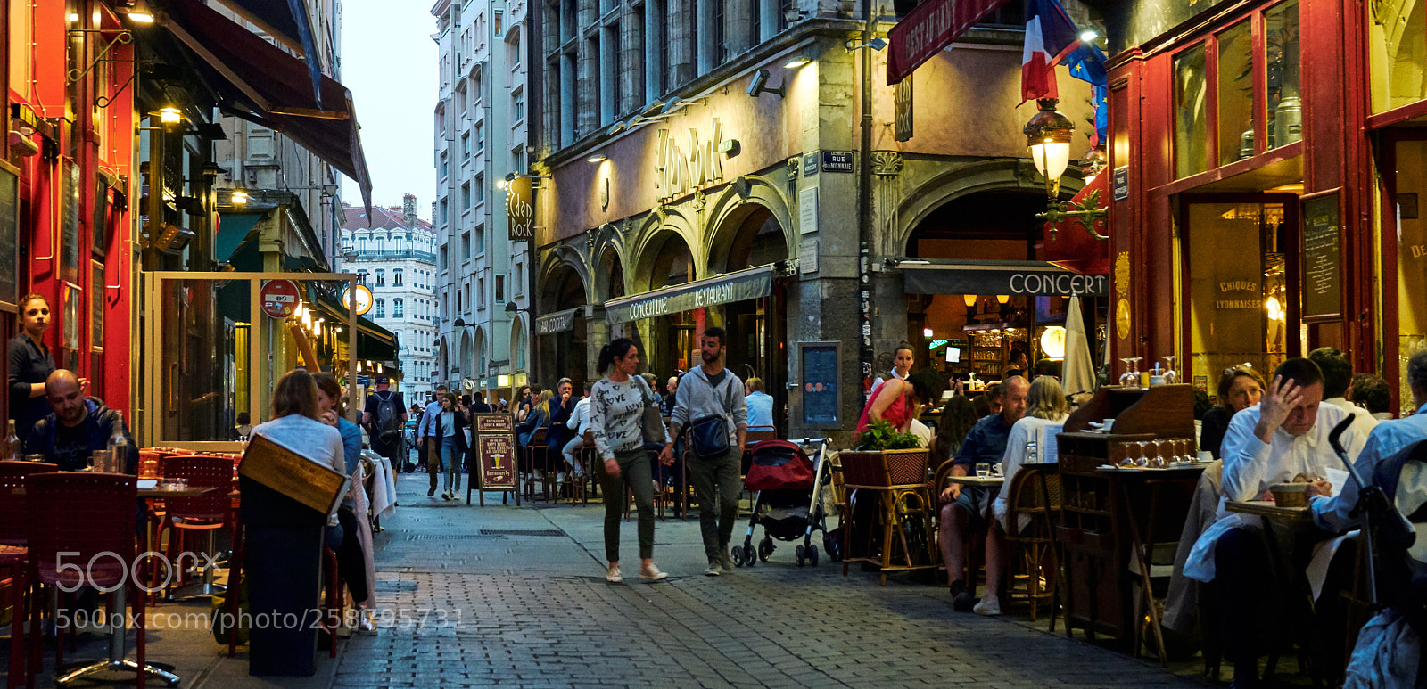 Sony a7R II sample photo. Lyon nightlife photography