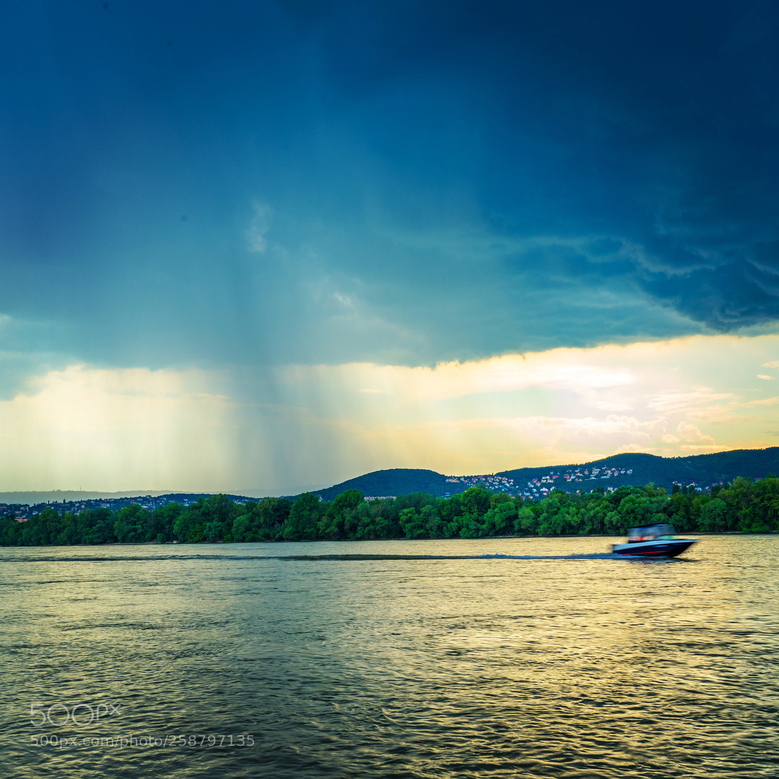 Sony a7R III sample photo. Escape from the storm photography