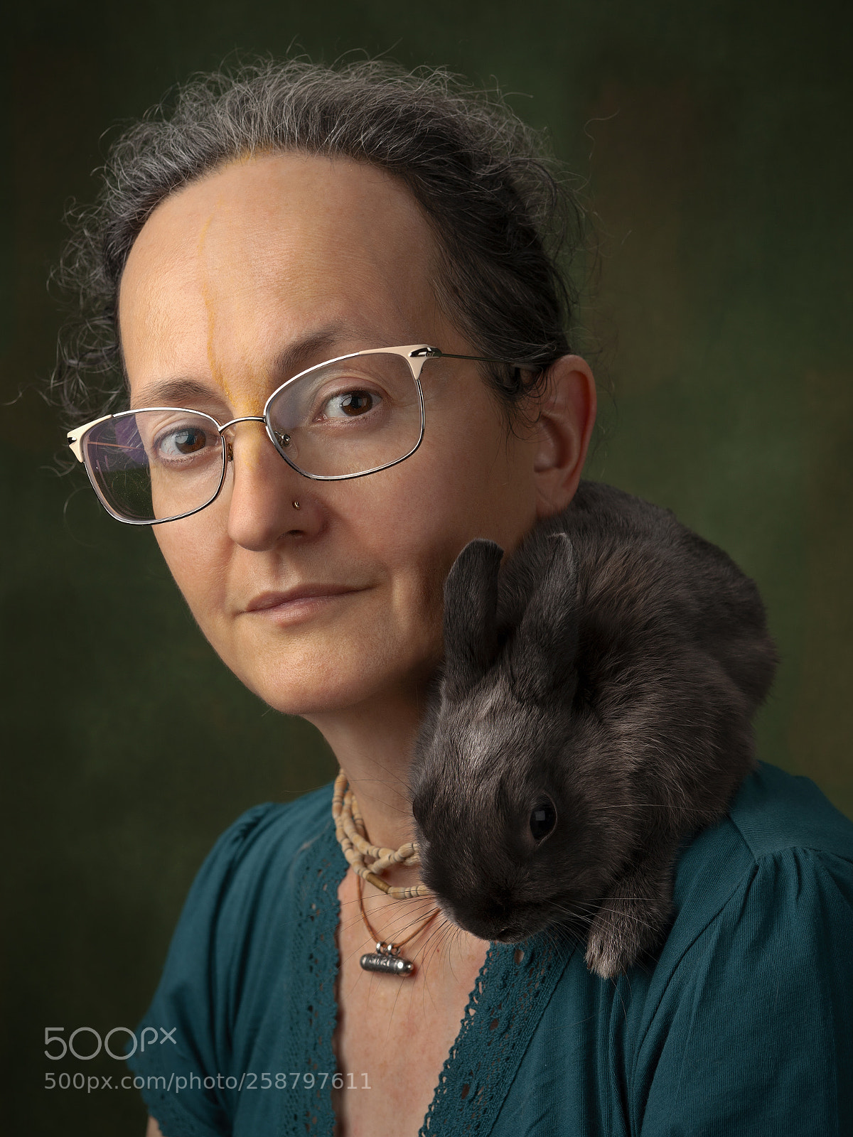 Canon EOS-1Ds Mark III sample photo. Portrait with a rabbit photography