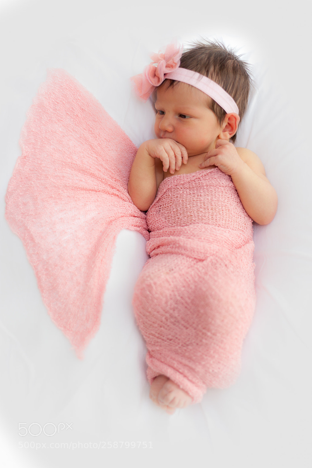 Canon EOS 5D Mark II sample photo. Newborn photography