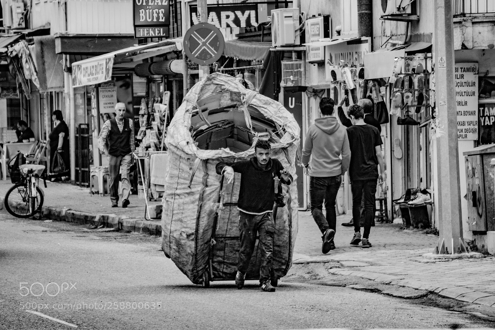 Sony a6500 sample photo. Street worker photography