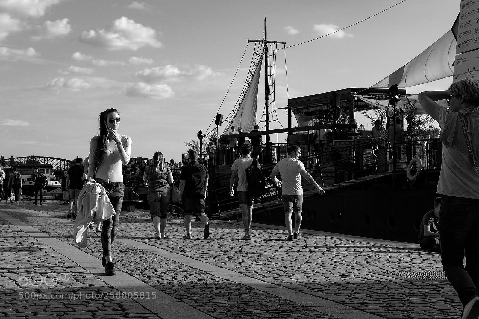 Fujifilm X-E2 sample photo. Evening walk along prague's photography