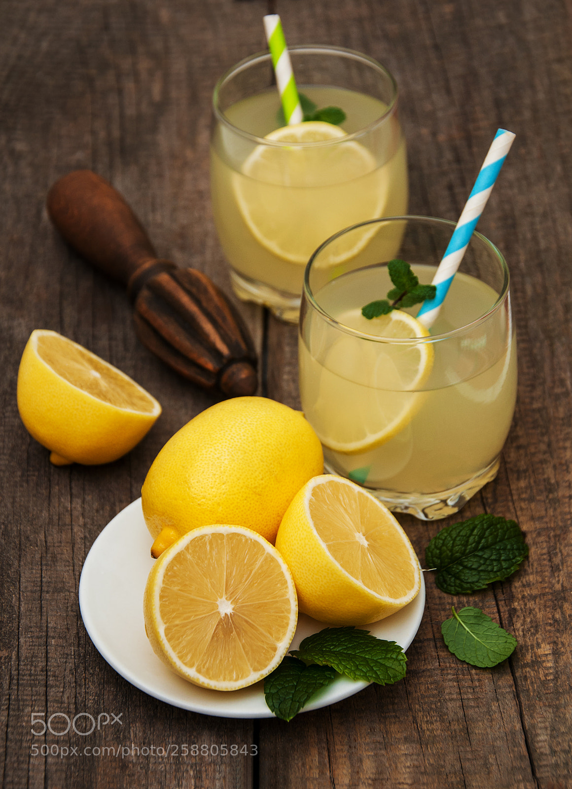 Nikon D90 sample photo. Glasses of lemon juice photography