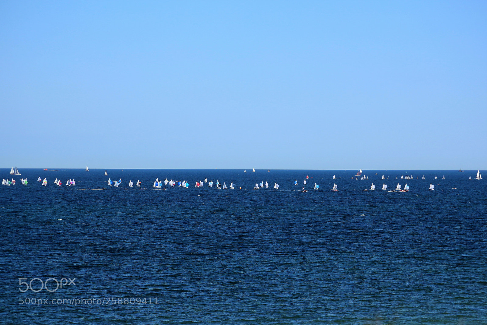 Canon EOS 100D (EOS Rebel SL1 / EOS Kiss X7) sample photo. Marine traffic photography