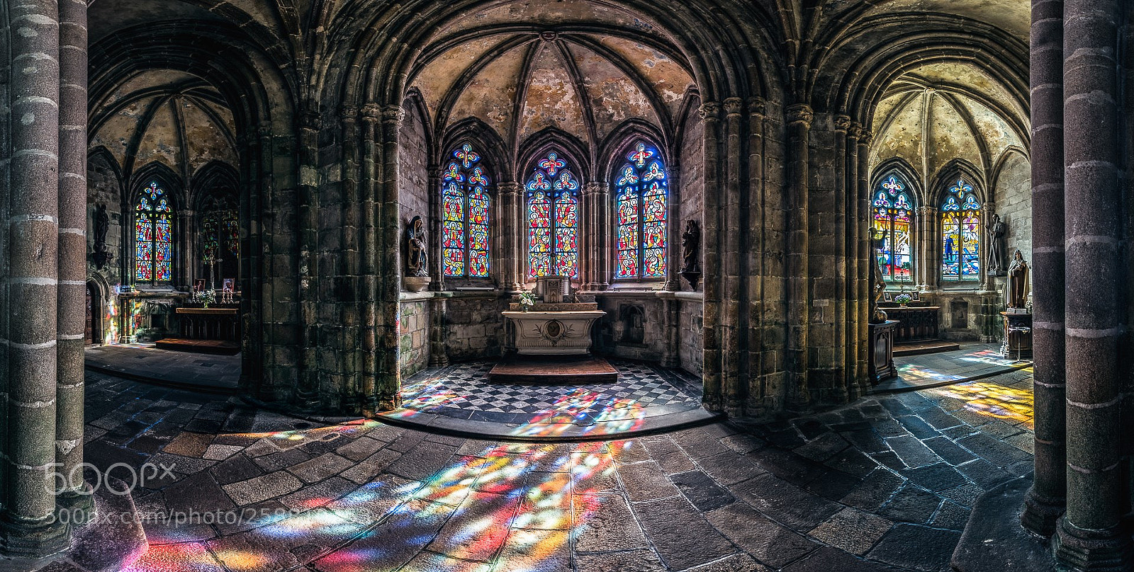 Canon EOS 5D Mark IV sample photo. Tréguier's cathedral photography