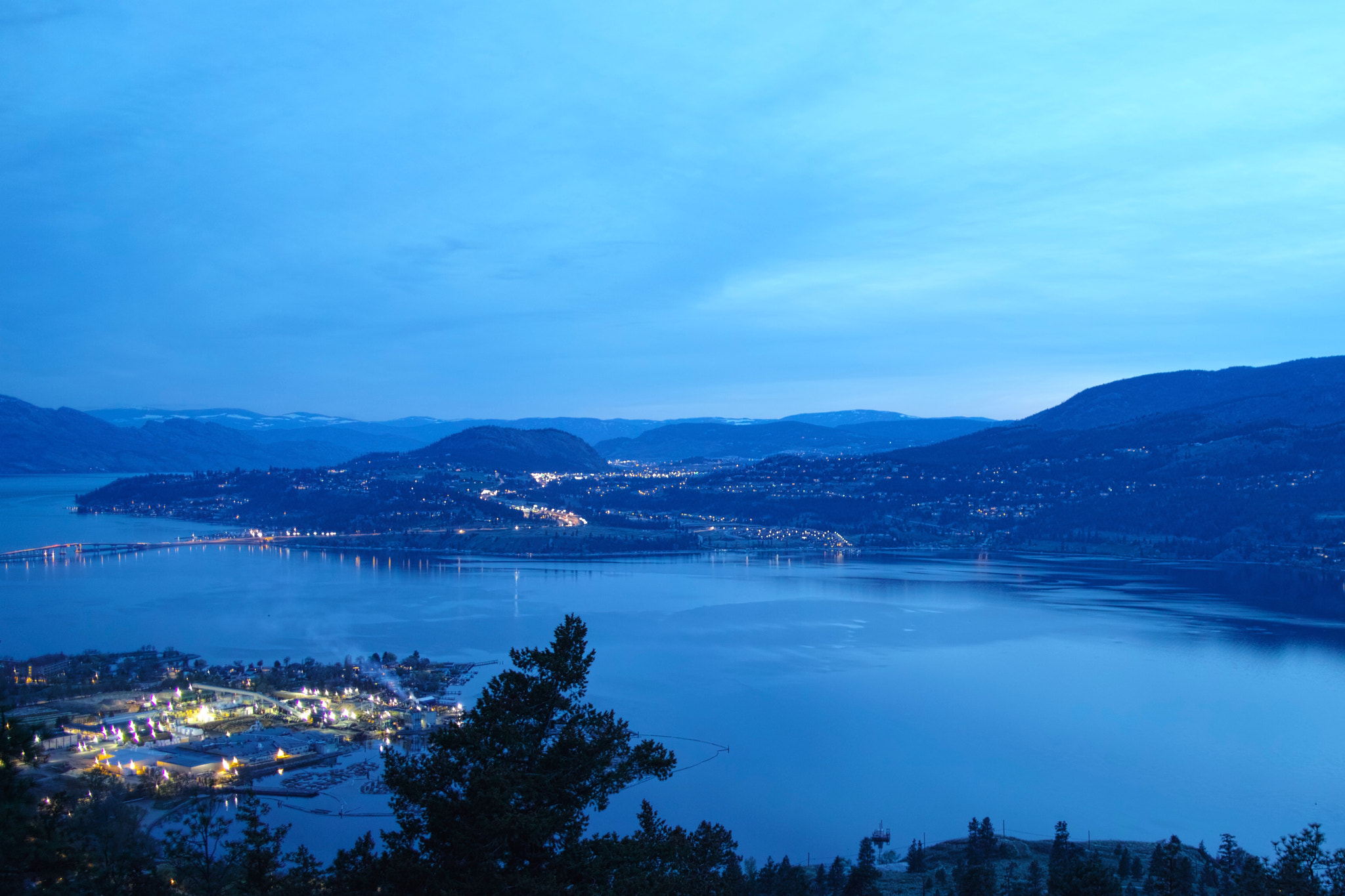 Sigma DP1 Merrill sample photo. City and lake at twilight photography