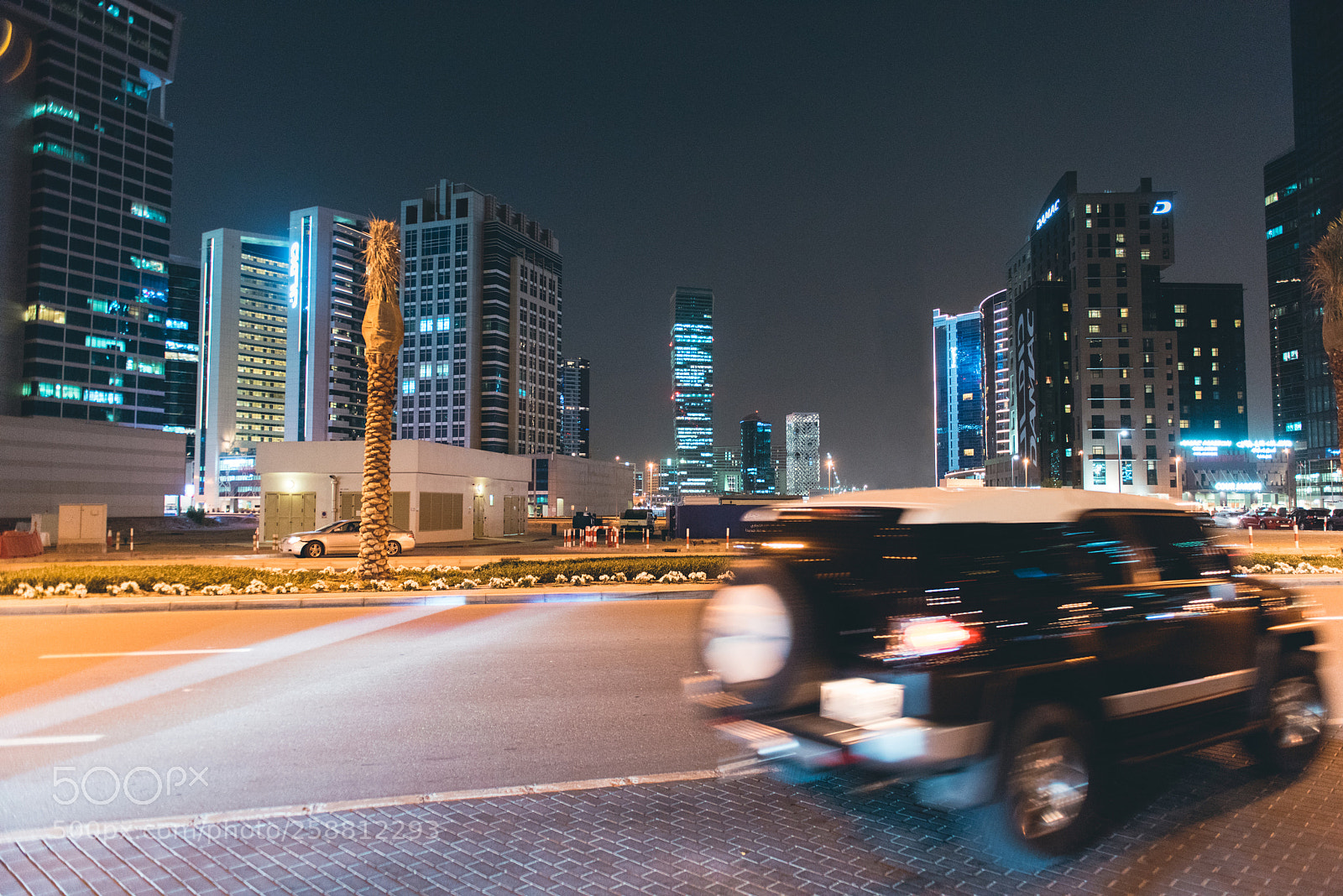 Nikon D810 sample photo. Car in dubai roads photography