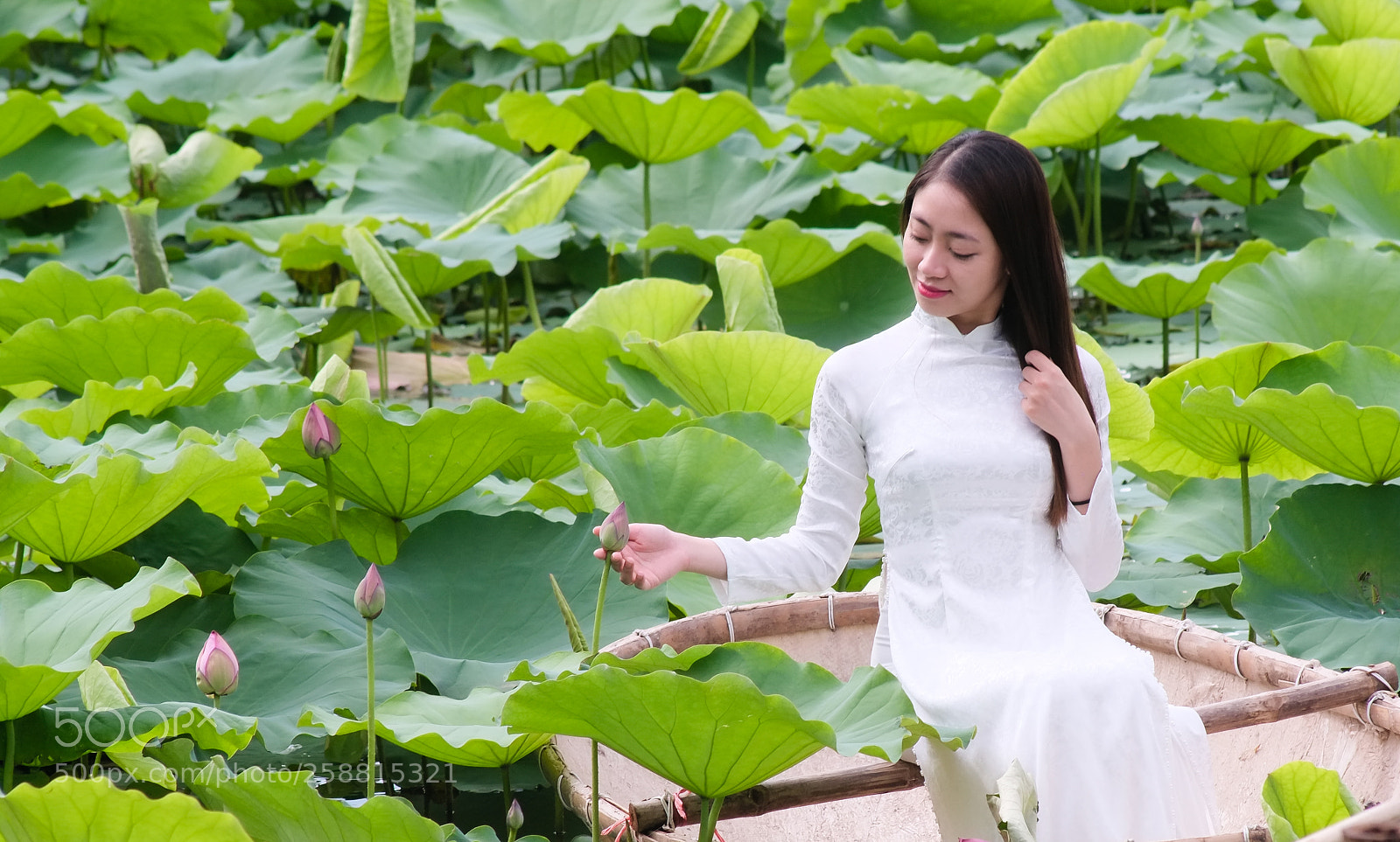 Fujifilm X-E1 sample photo. White dress photography