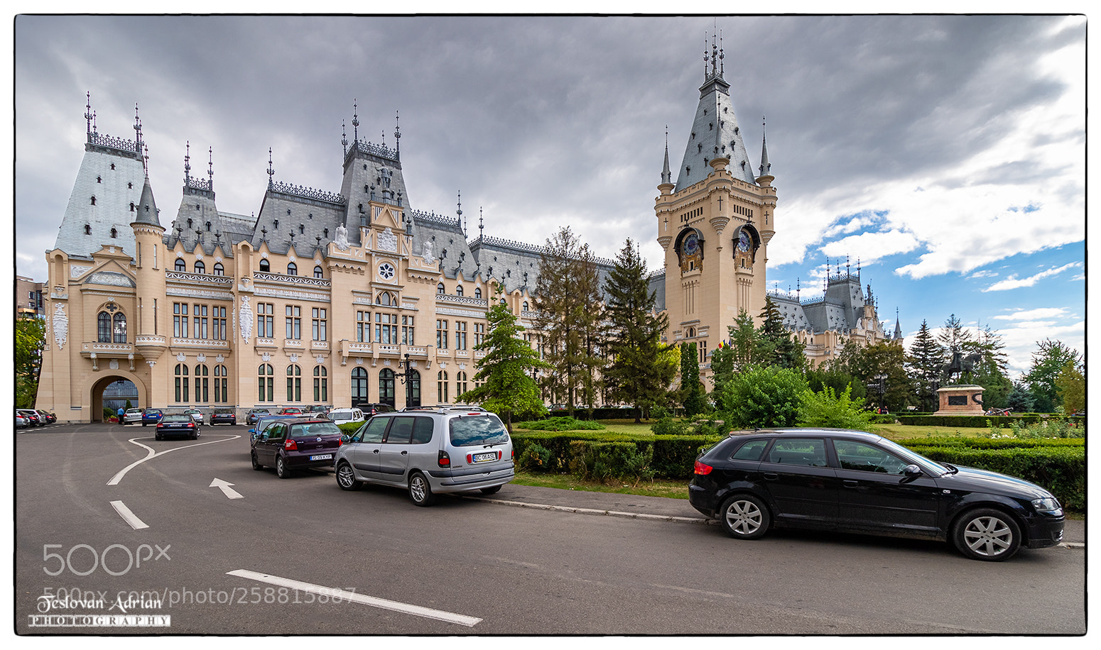 Canon EOS 7D Mark II sample photo. Palace of culture photography