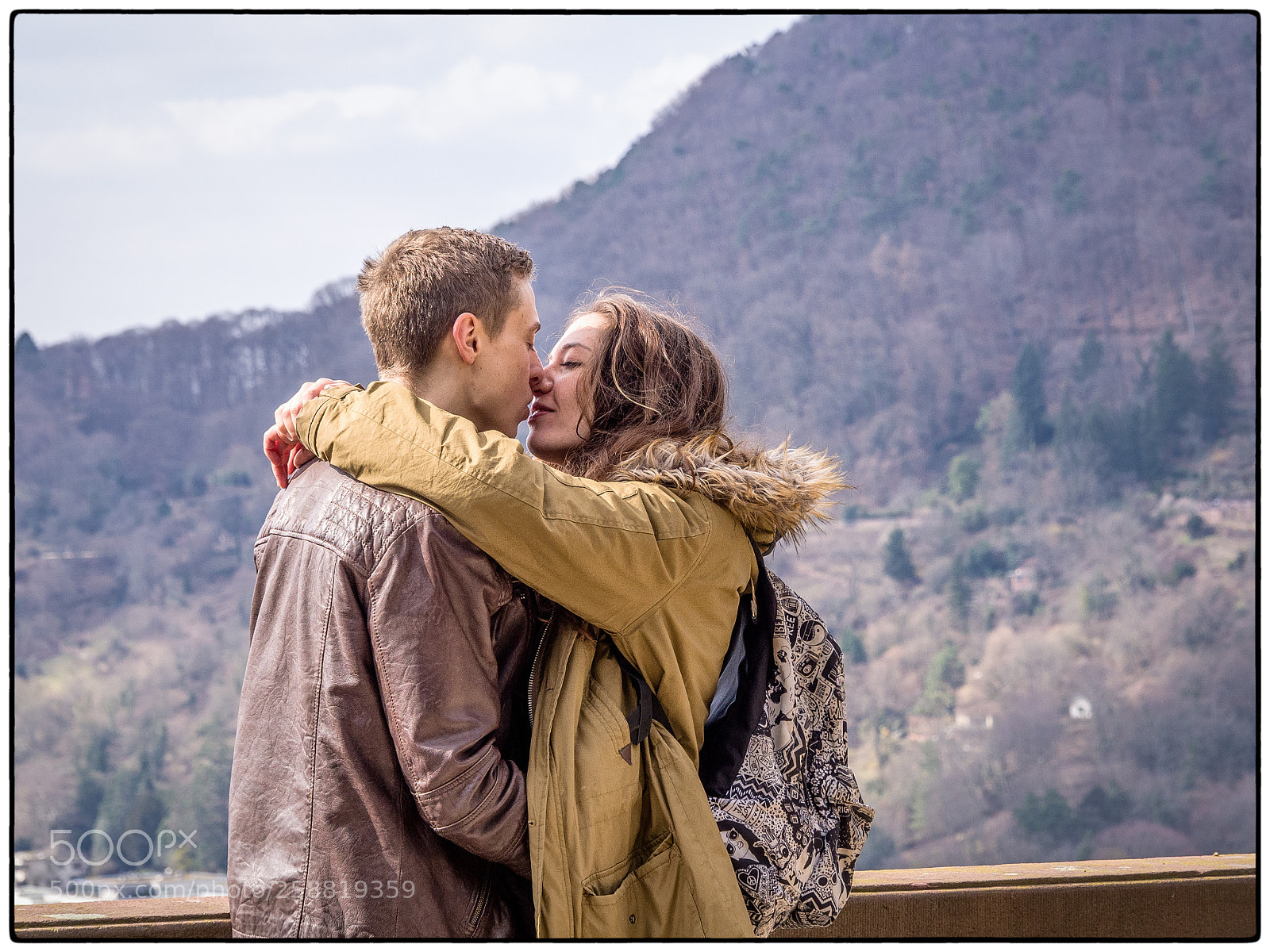 Olympus OM-D E-M10 II sample photo. Young love photography